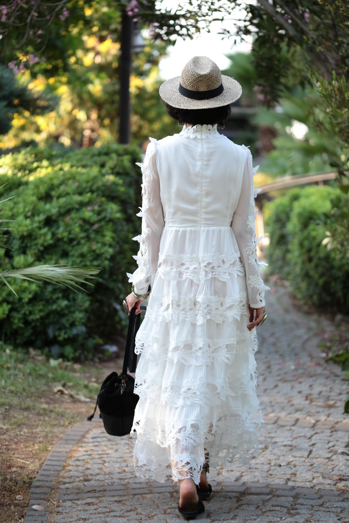Beyaz Kat Kat Dantelli Uzun Bohem Elbise - Şaman Butik - Bohem Giyim ve  Aksesuar | Kadın & Erkek
