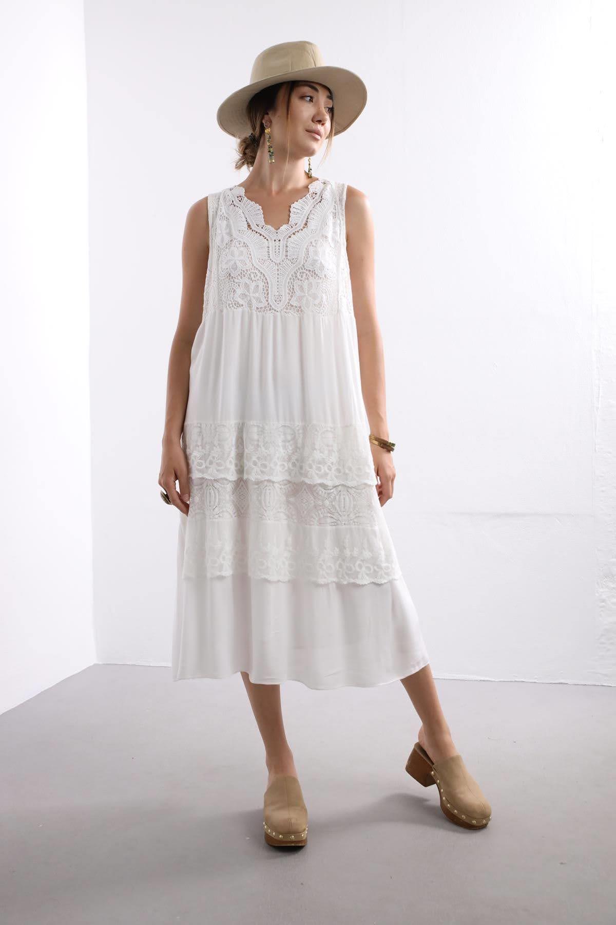 Beyaz Kolsuz Dantelli Elbise - Şaman Butik Beyaz Kolsuz Dantelli Elbise