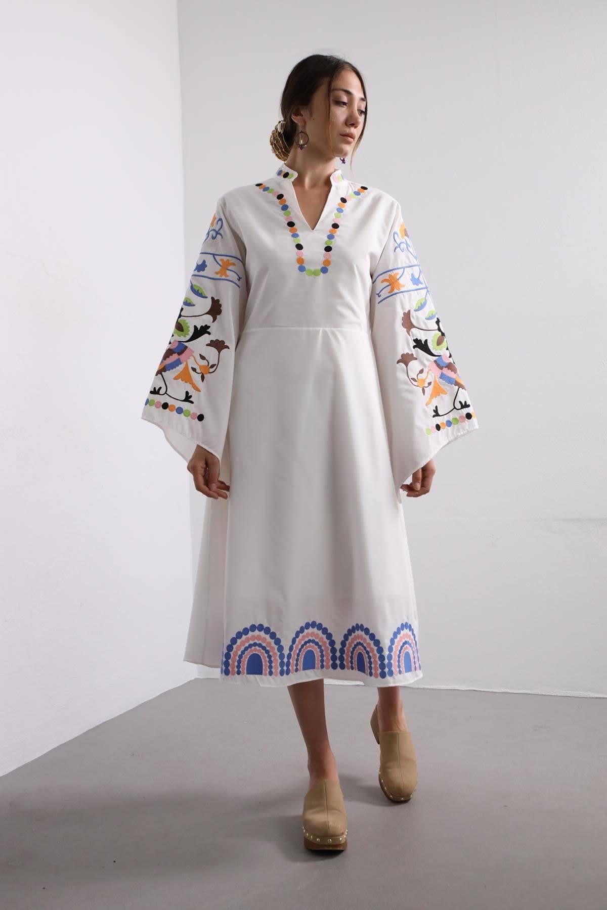 Saman Butik | Shop Online White V-Neck Embroidered Dress