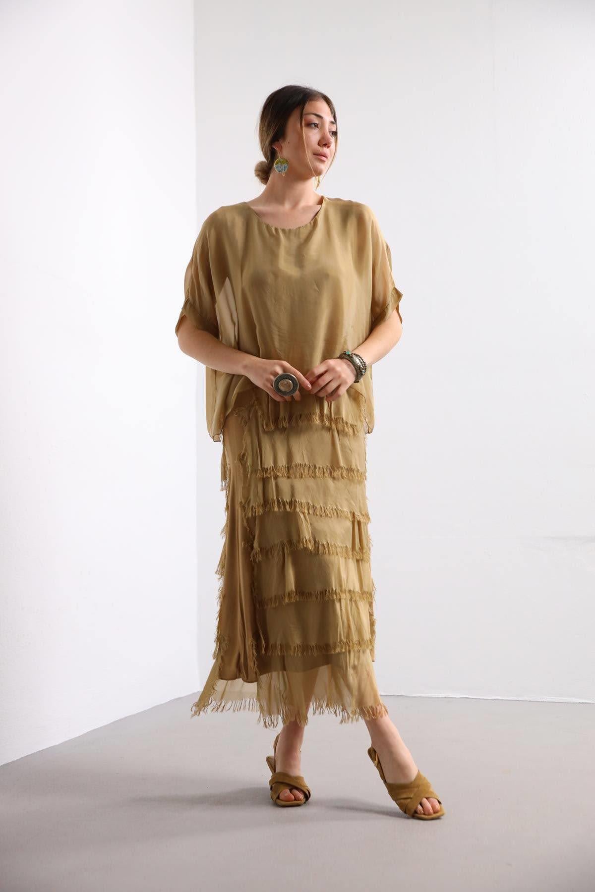 Camel Rengi İpek Kat Kat Bluzlu Elbise - Şaman Butik Camel Rengi İpek Kat Kat Bluzlu Elbise