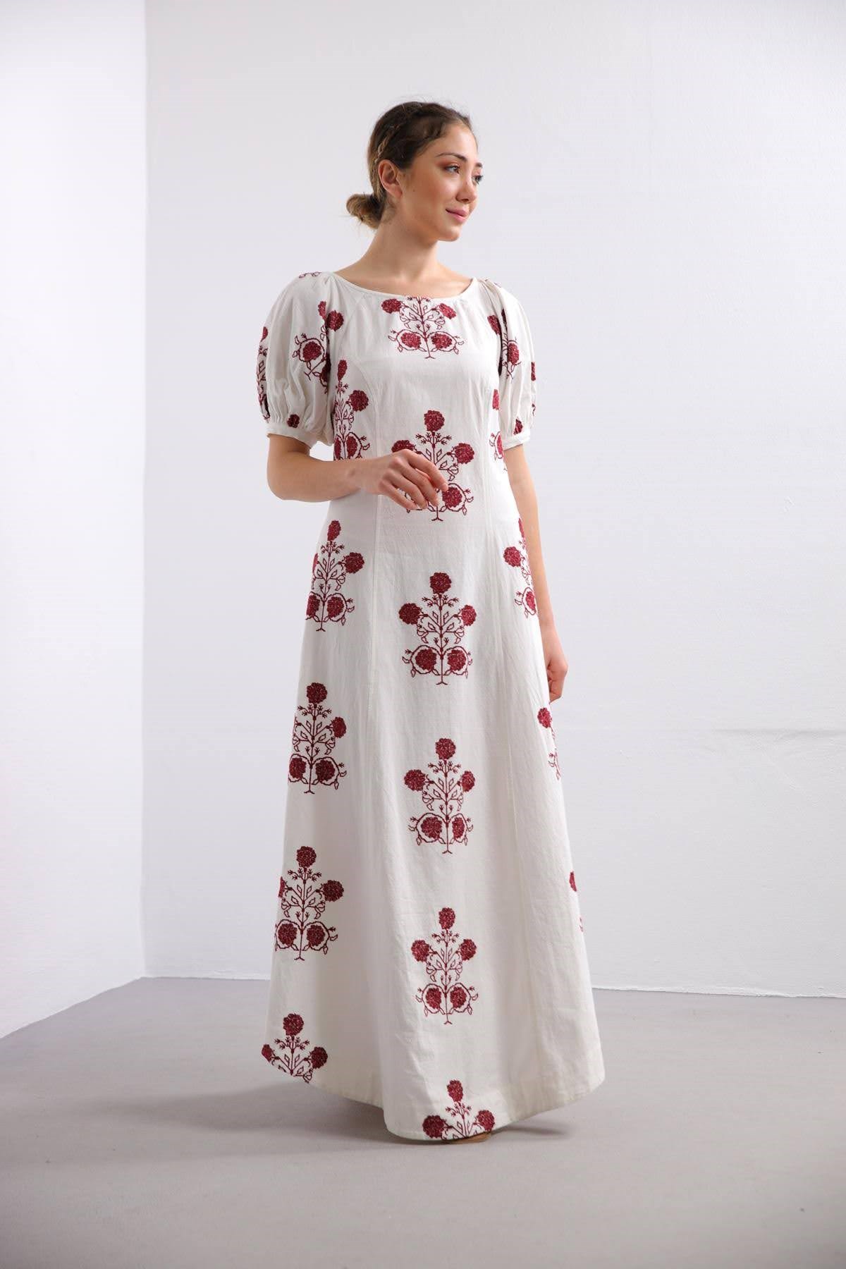 Ekru İşlemeli Kısa Kollu Uzun Elbise - Şaman Butik Ekru İşlemeli Kısa Kollu Uzun Elbise
