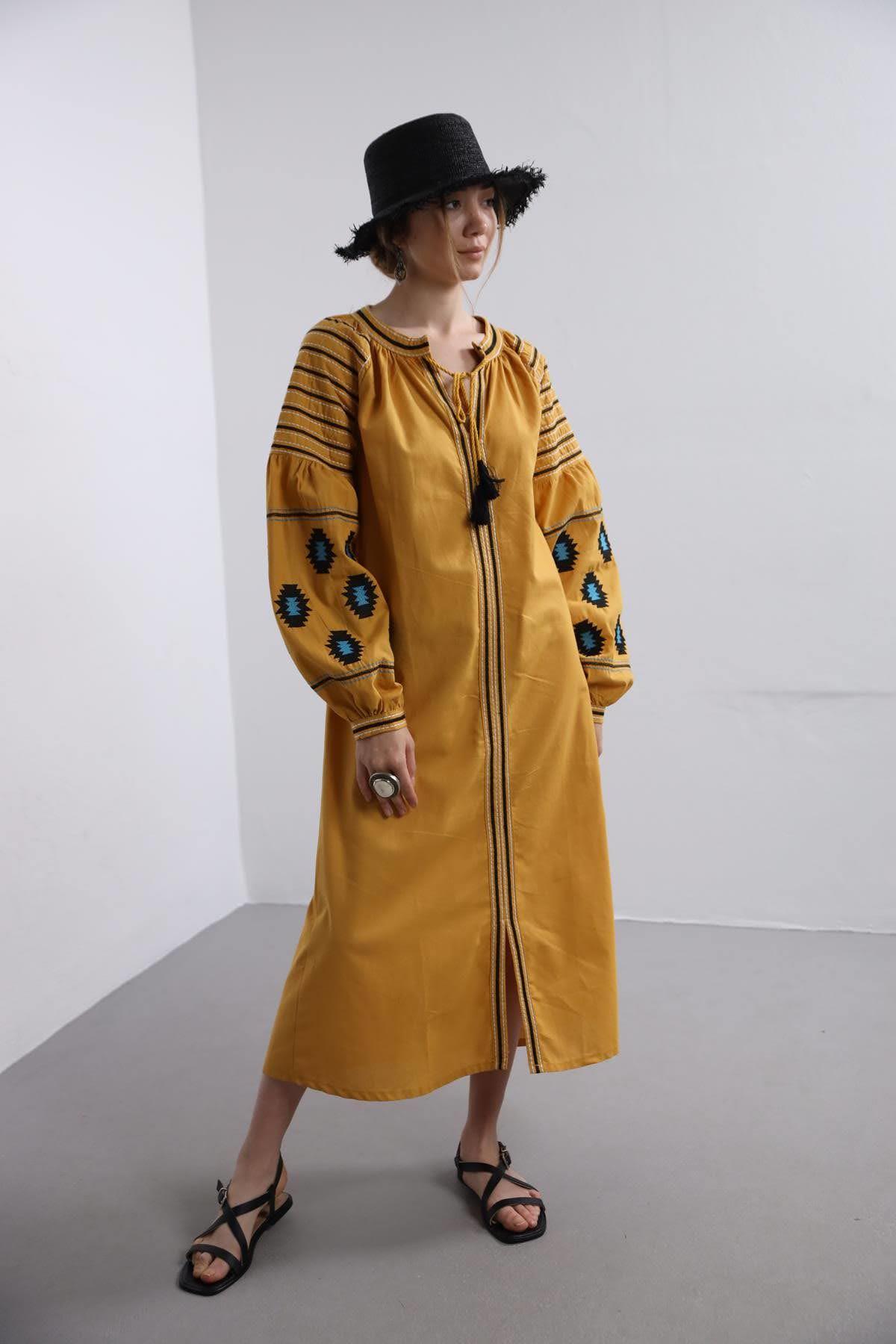 Hardal Rengi Yakası İpli Şerit İşlemeli Elbise - Şaman Butik Hardal Rengi Yakası İpli Şerit İşlemeli Elbise
