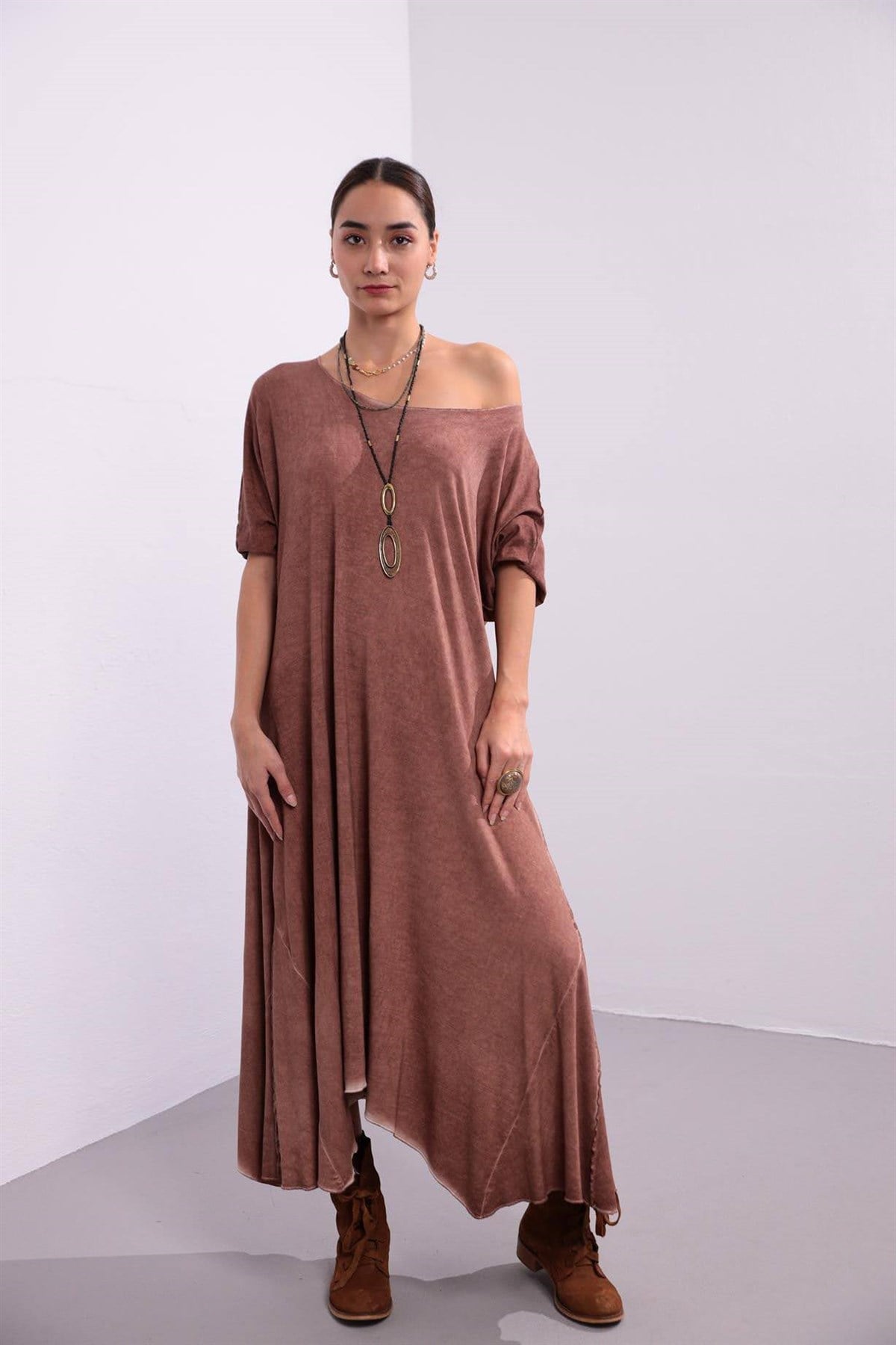 Kahverengi Dikiş Detaylı Yağ Yıkama Elbise - Şaman Butik Kahverengi Dikiş Detaylı Yağ Yıkama Elbise