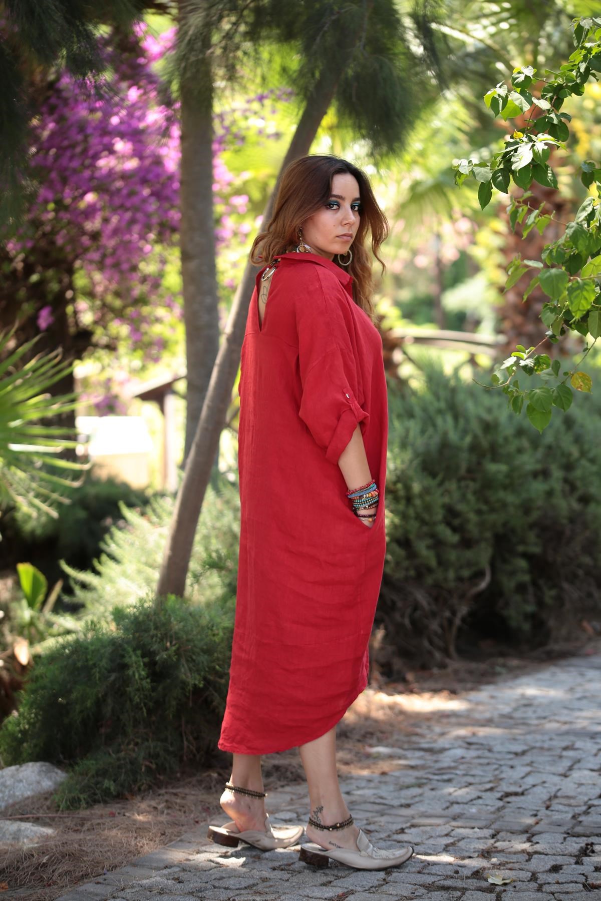 Kırmızı Arkası Halkalı Keten Gömlek Elbise · 7