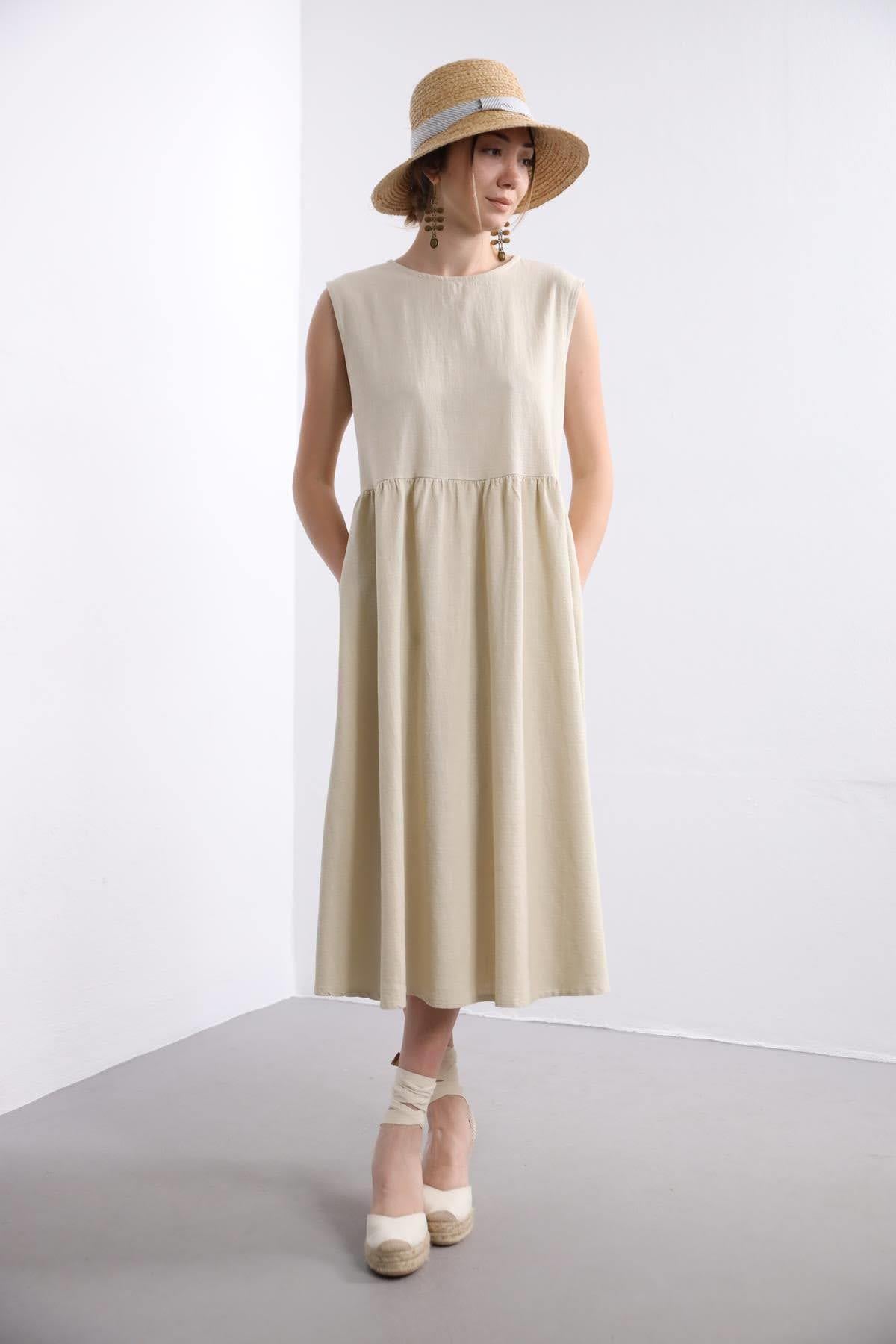  Krem Rengi Kalın Askılı Cepli Elbise