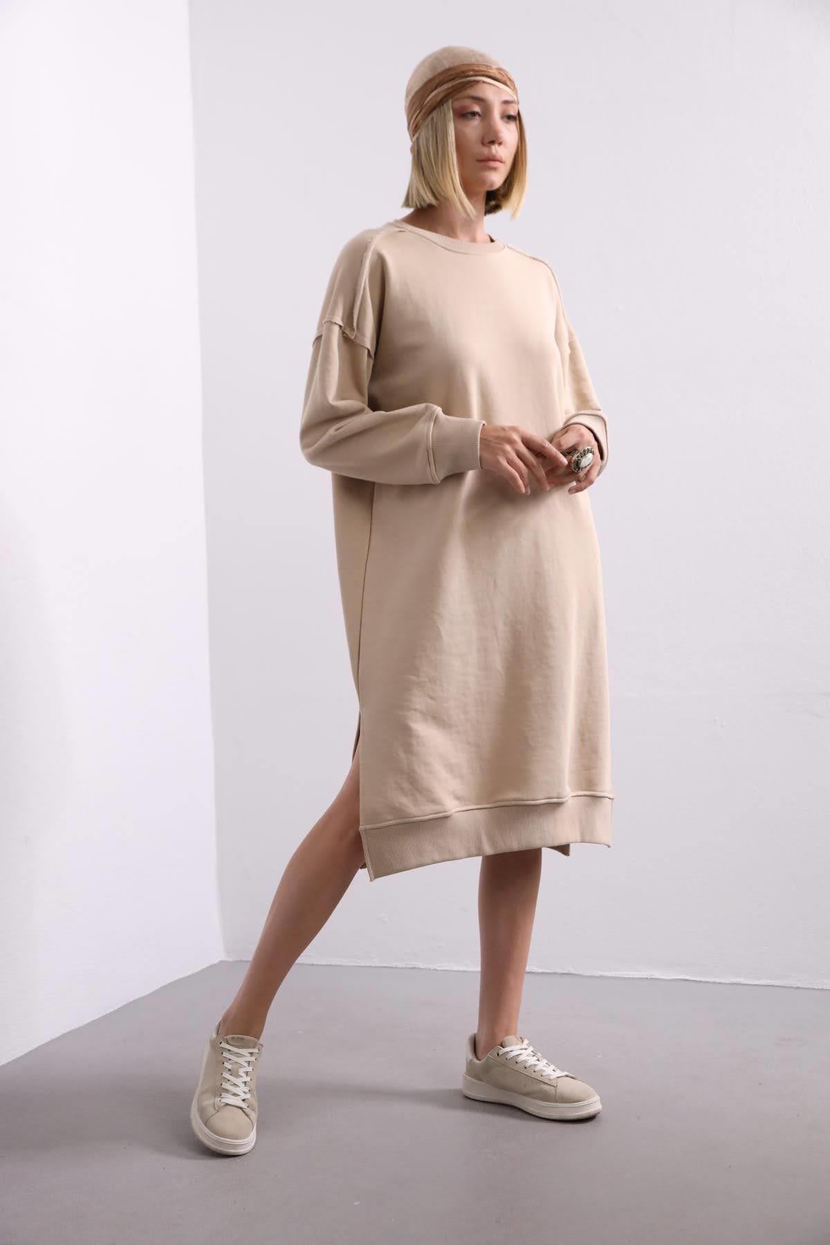 Krem Rengi Omzu Dikişli Sweat Elbise - Şaman Butik Krem Rengi Omzu Dikişli Sweat Elbise