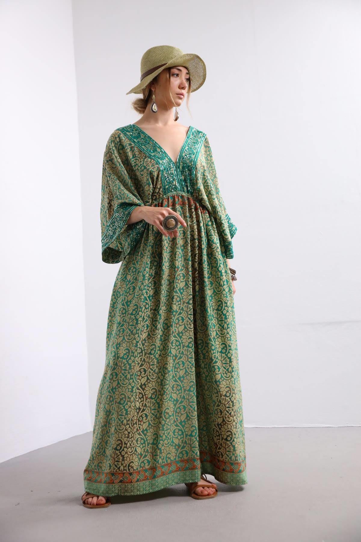 Mint Yeşili Desenli Kolları ve Yakası İşlemeli İpek Elbise - Şaman Butik Mint Yeşili Desenli Kolları ve Yakası İşlemeli İpek Elbise