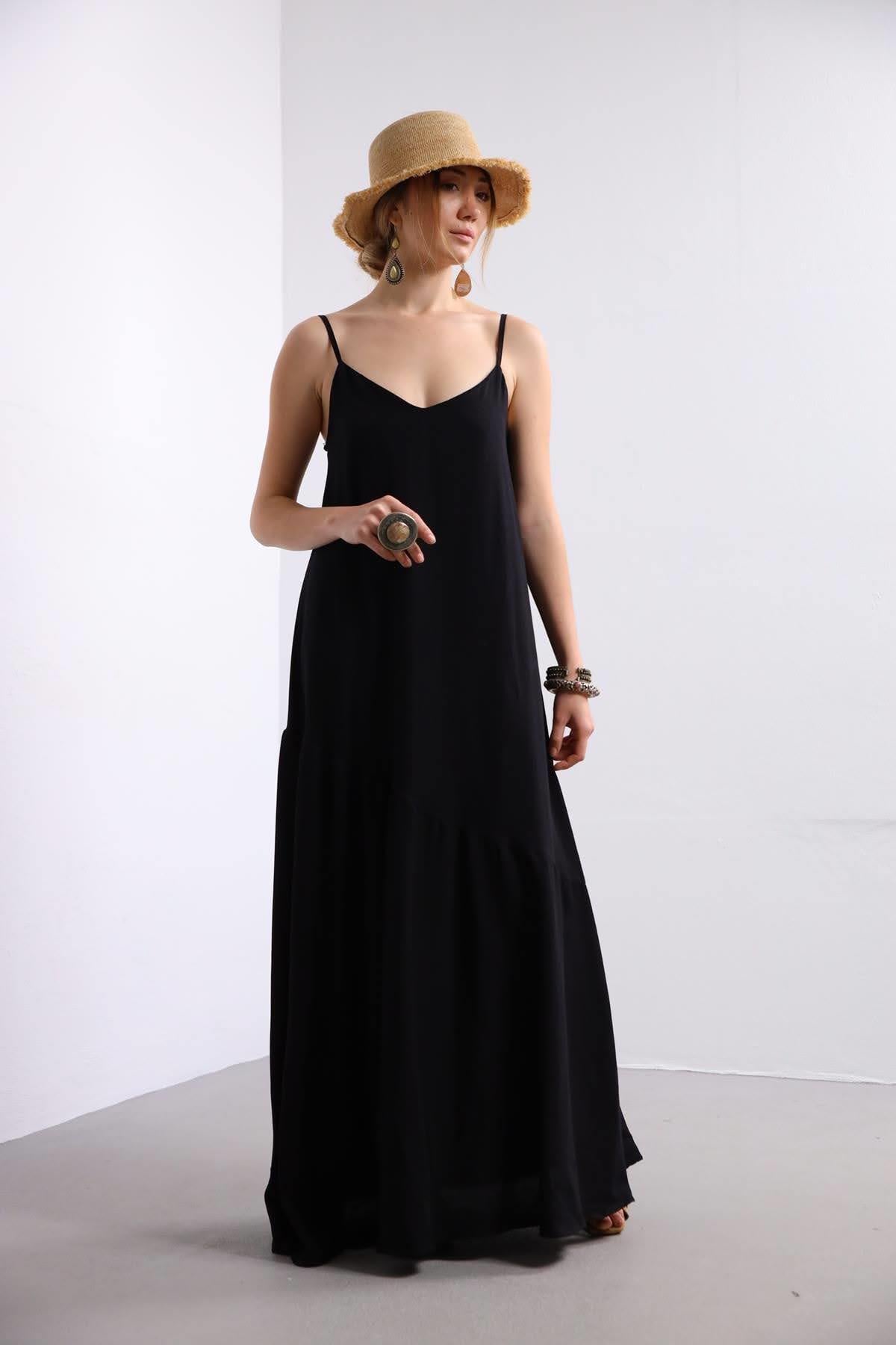 Siyah Eteği Verev Dikişli Askılı Elbise  - Şaman Butik Siyah Eteği Verev Dikişli Askılı Elbise
