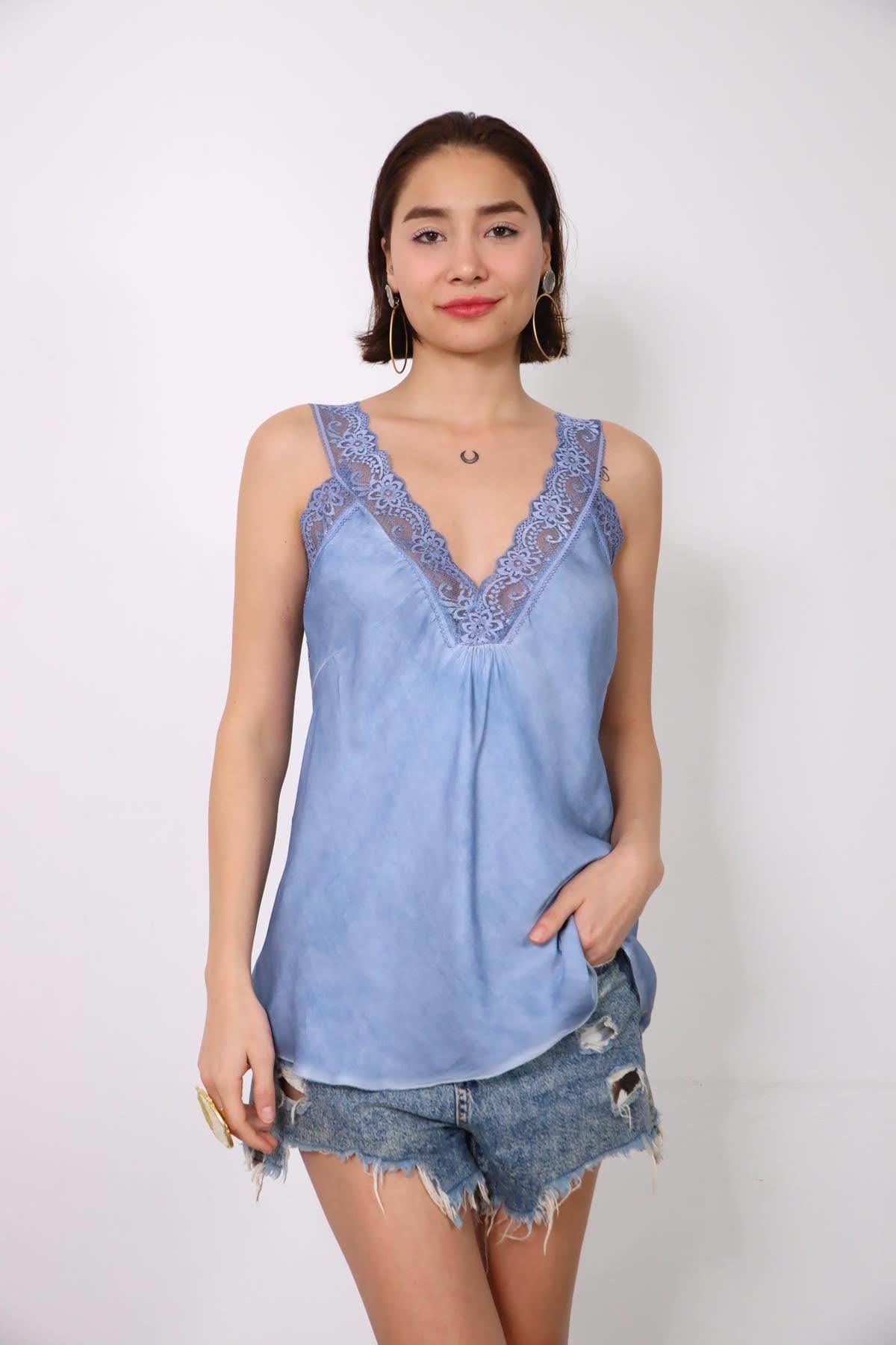 Mavi İnce Dantel İşlemeli İpek Atlet - Şaman Butik Mavi İnce Dantel İşlemeli İpek Atlet