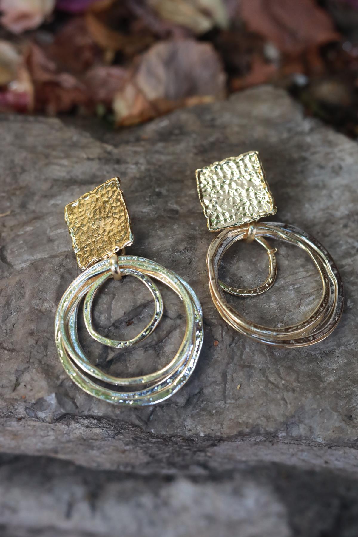 İç İçe Halka Tasarım Küpe