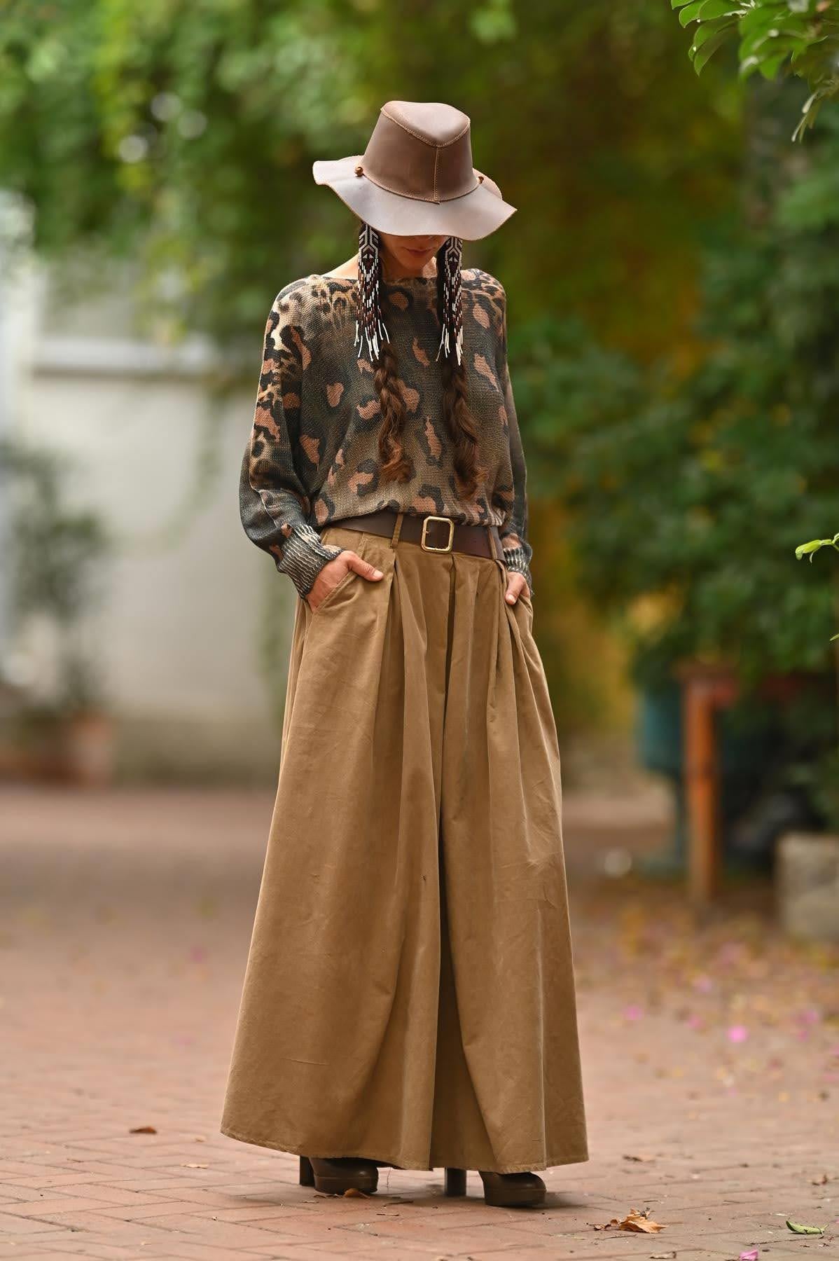 Camel Rengi Pileli Geniş Paça Kadife Pantolon