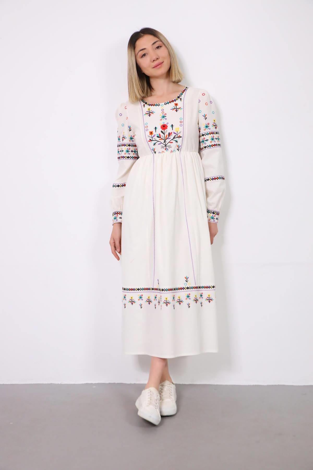 Beyaz Otantik Çiçek İşlemeli Beli Gipeli Elbise - Şaman Butik Beyaz Otantik Çiçek İşlemeli Beli Gipeli Elbise