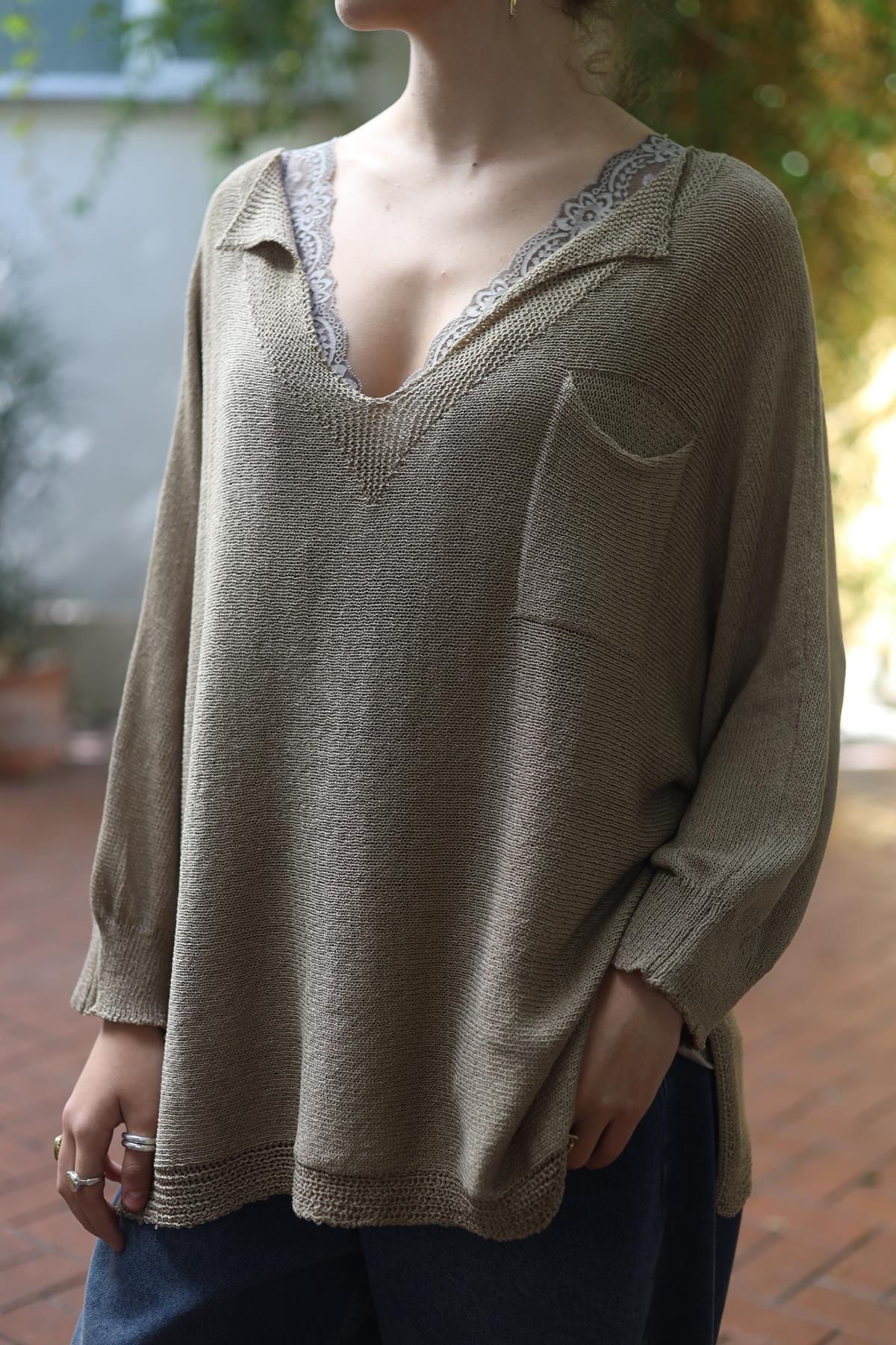 Vizon Rengi Yaka Detaylı Yırtmaçlı Triko Tunik