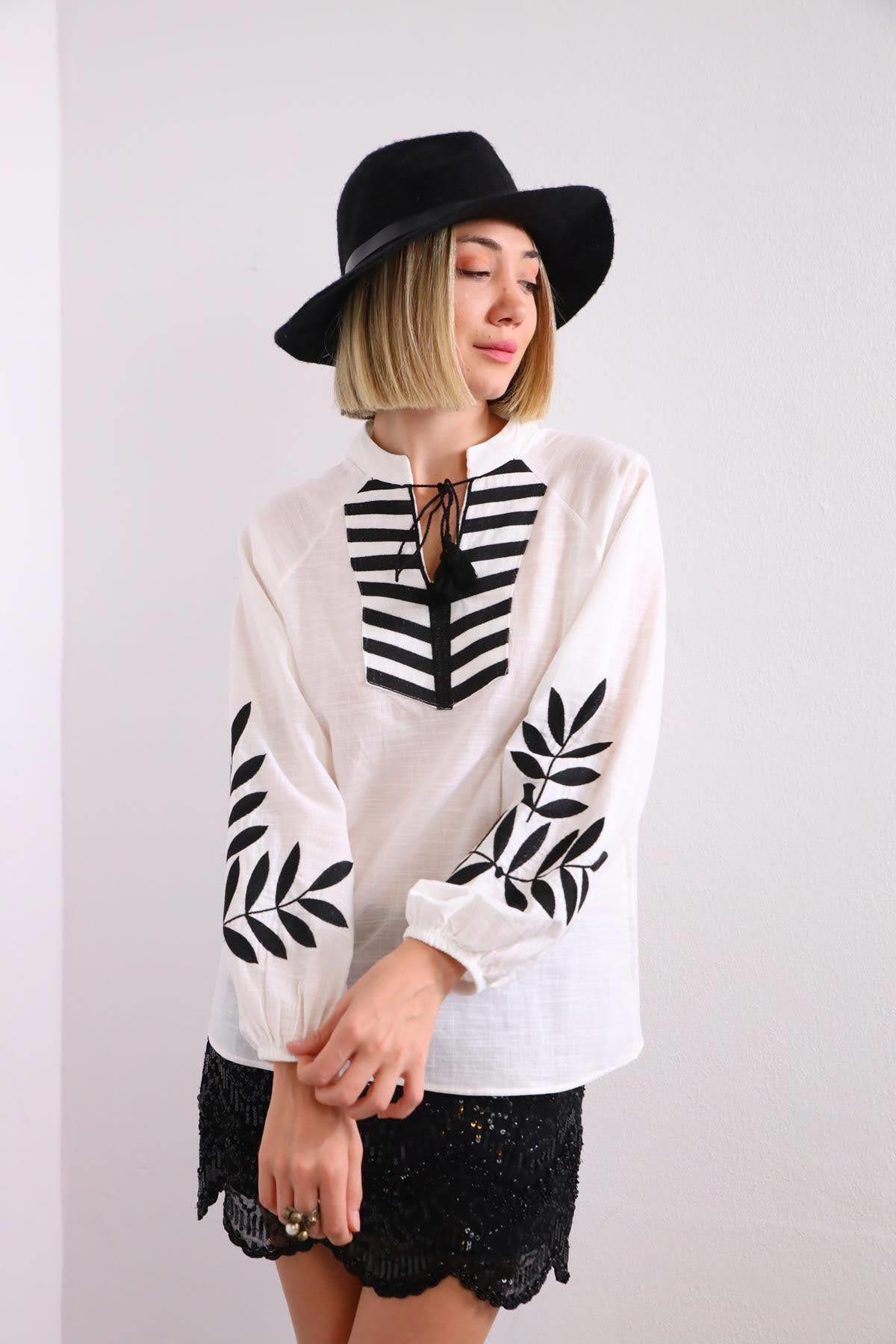 White V-Neck Patterned Blouse White V-Neck Patterned Blouse