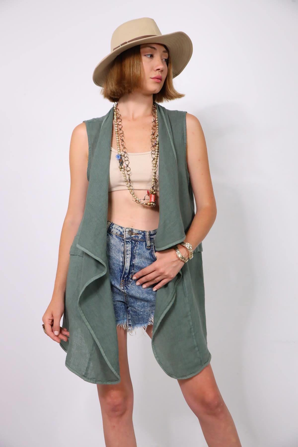 Haki Asimetrik Kesim Sırtı Büzgülü Keten Yelek - Şaman Butik Haki Asimetrik Kesim Sırtı Büzgülü Keten Yelek