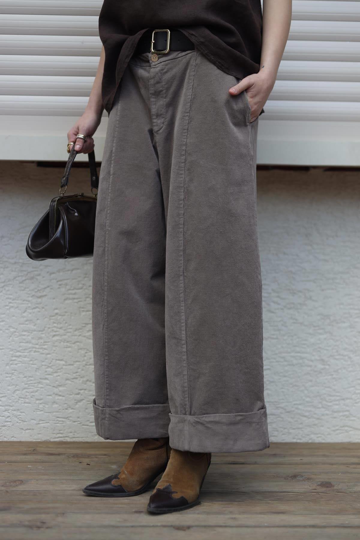 Vizon Rengi Katlı Geniş Paça Kadife Pantolon