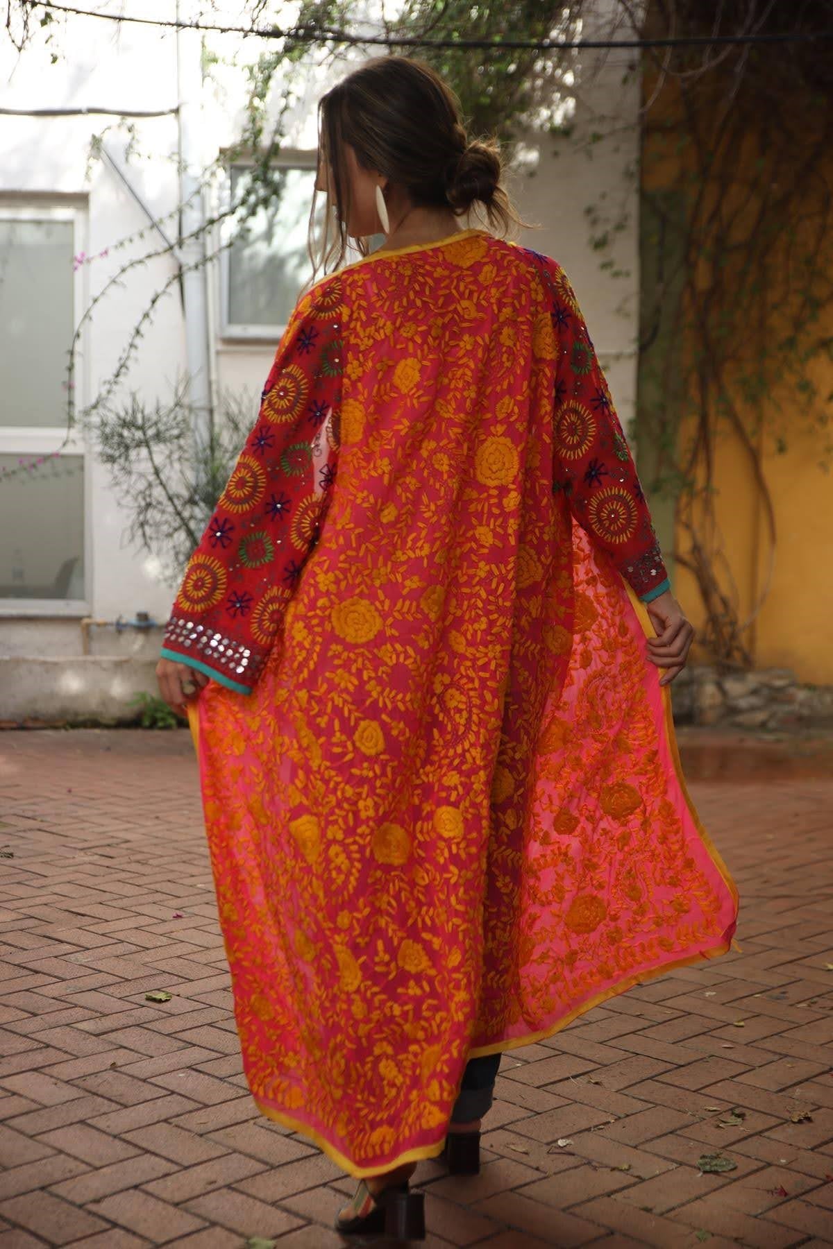 Pembe İşlemeli Bohem Kaftan