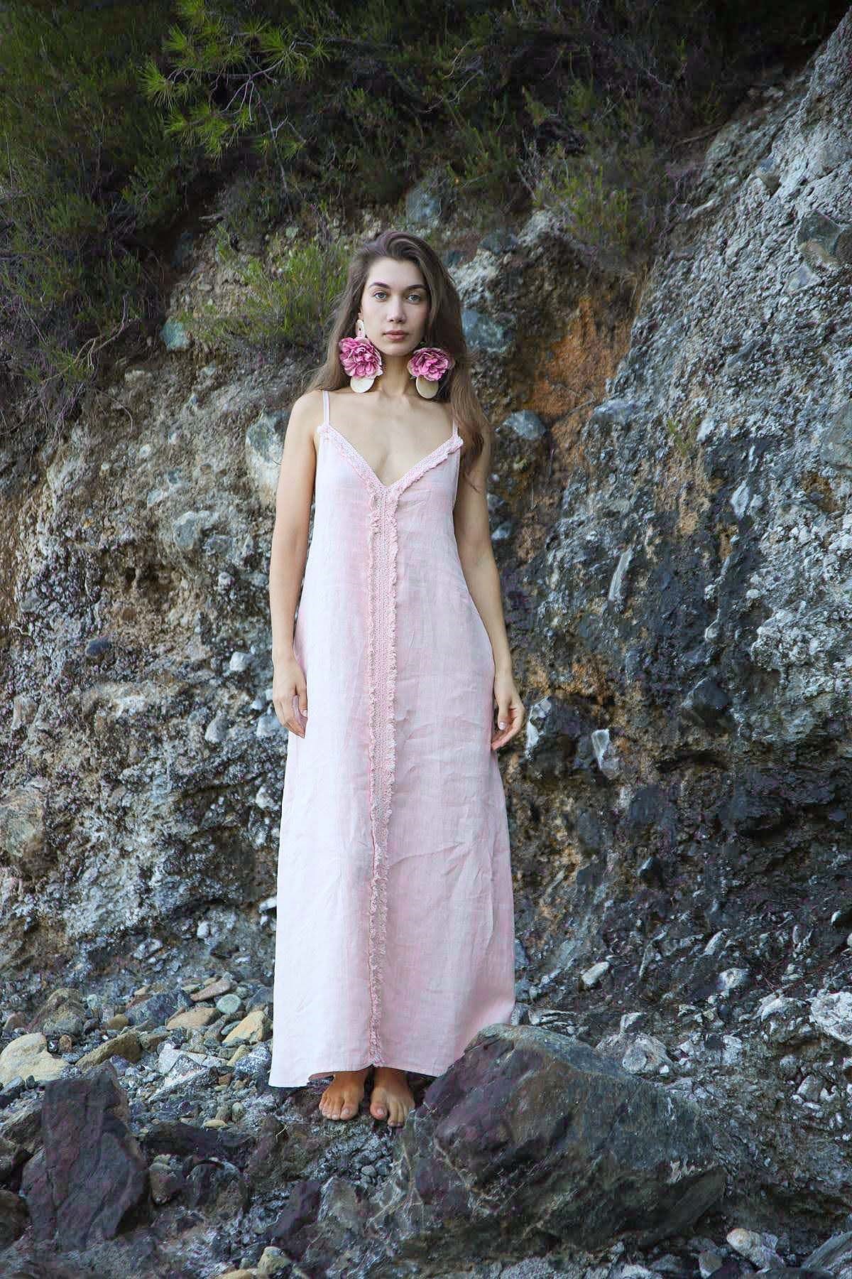 Pudra Pembe Fisto Detaylı Askılı Elbise