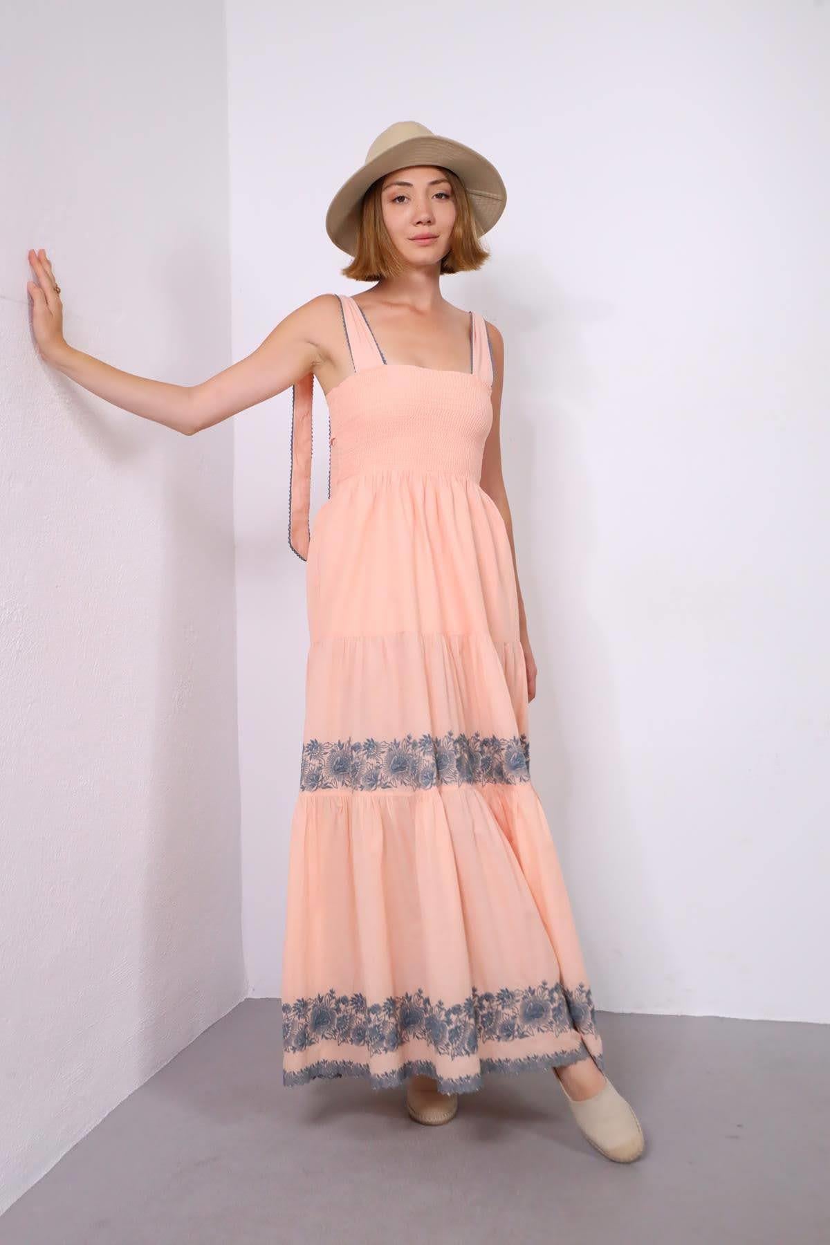 Yavruağzı Sırtı Çapraz Gipeli Nakışlı Askılı Elbise - Şaman Butik Yavruağzı Sırtı Çapraz Gipeli Nakışlı Askılı Elbise