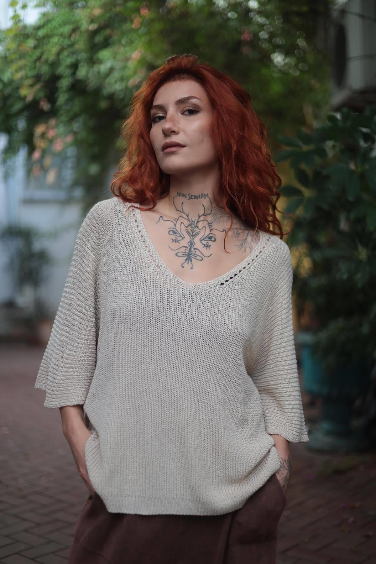 Taş Rengi Ajurlu V Yaka Merserize Bluz