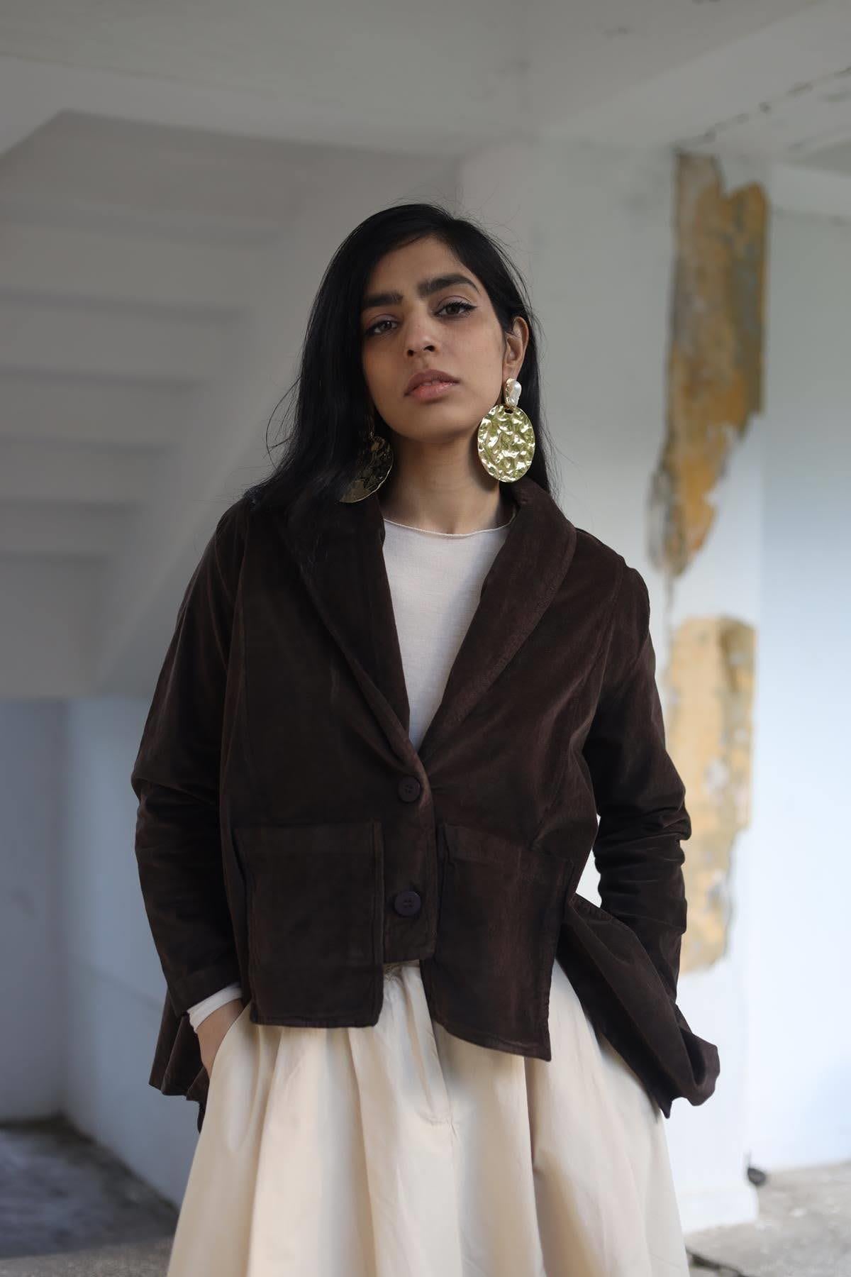 Kahverengi Önü Kısa Cepli Kadife Ceket