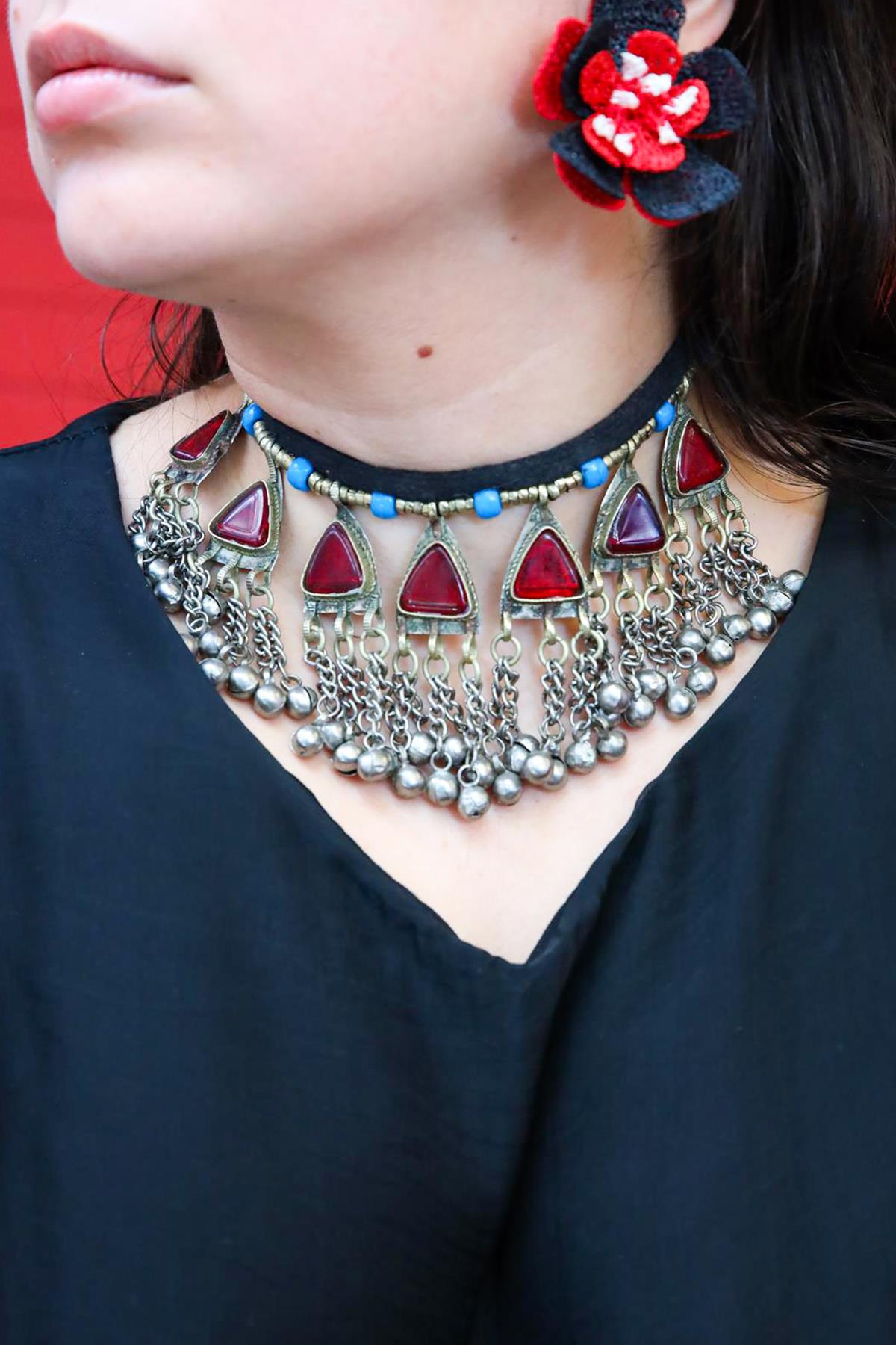 Kırmızı Taşlı Antik Tasarım Tasma Kolye - Şaman Butik Kırmızı Taşlı Antik Tasarım Tasma Kolye