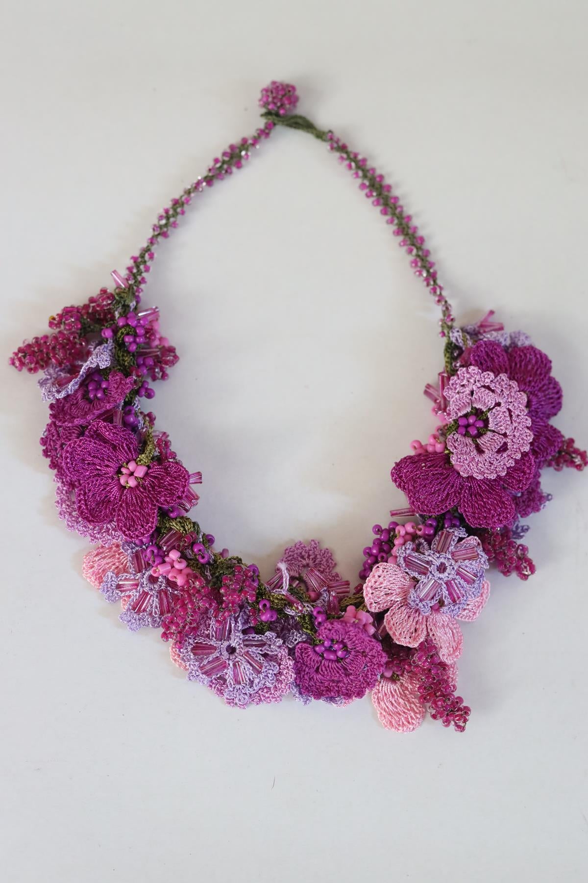 Boncuklu Tasarım İğne Oyası Kolye