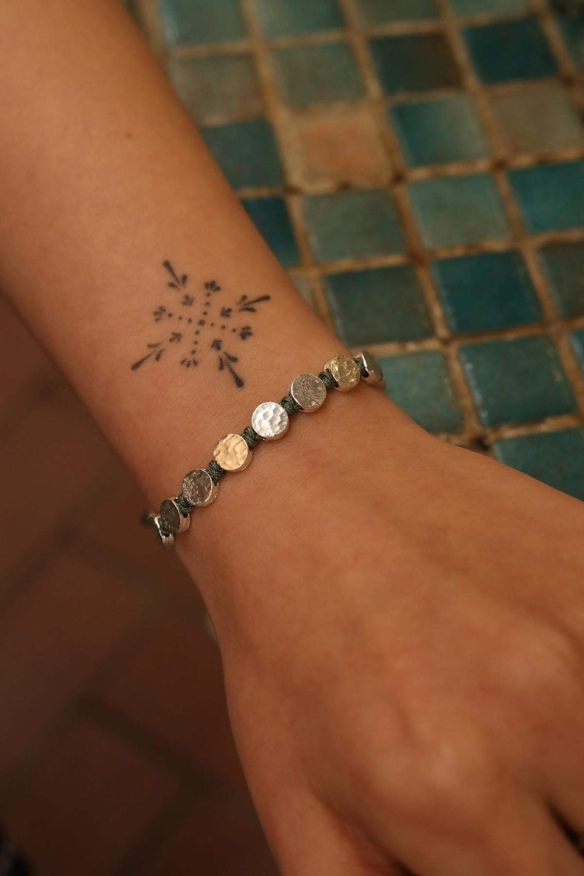 Turkuaz İp Detaylı Alloy Mercimek Bileklik