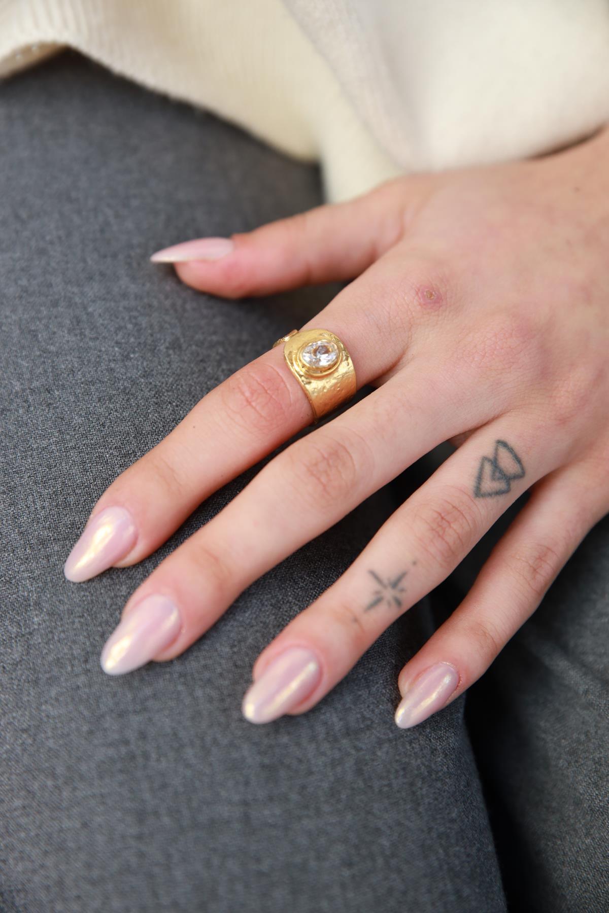 Beyaz Taşlı Yüzük