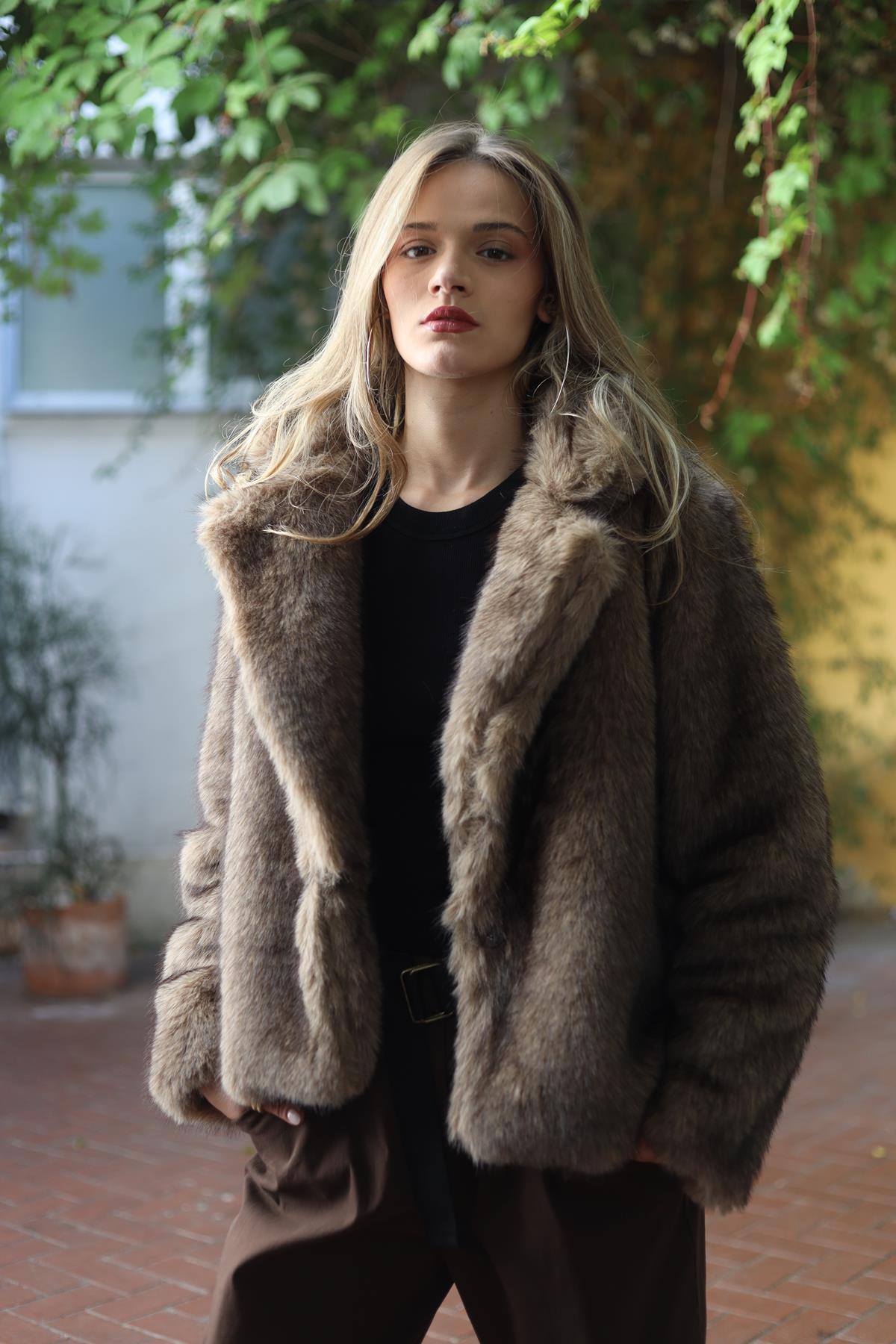 Vizon Rengi Cepli Kısa Kürk Kaban