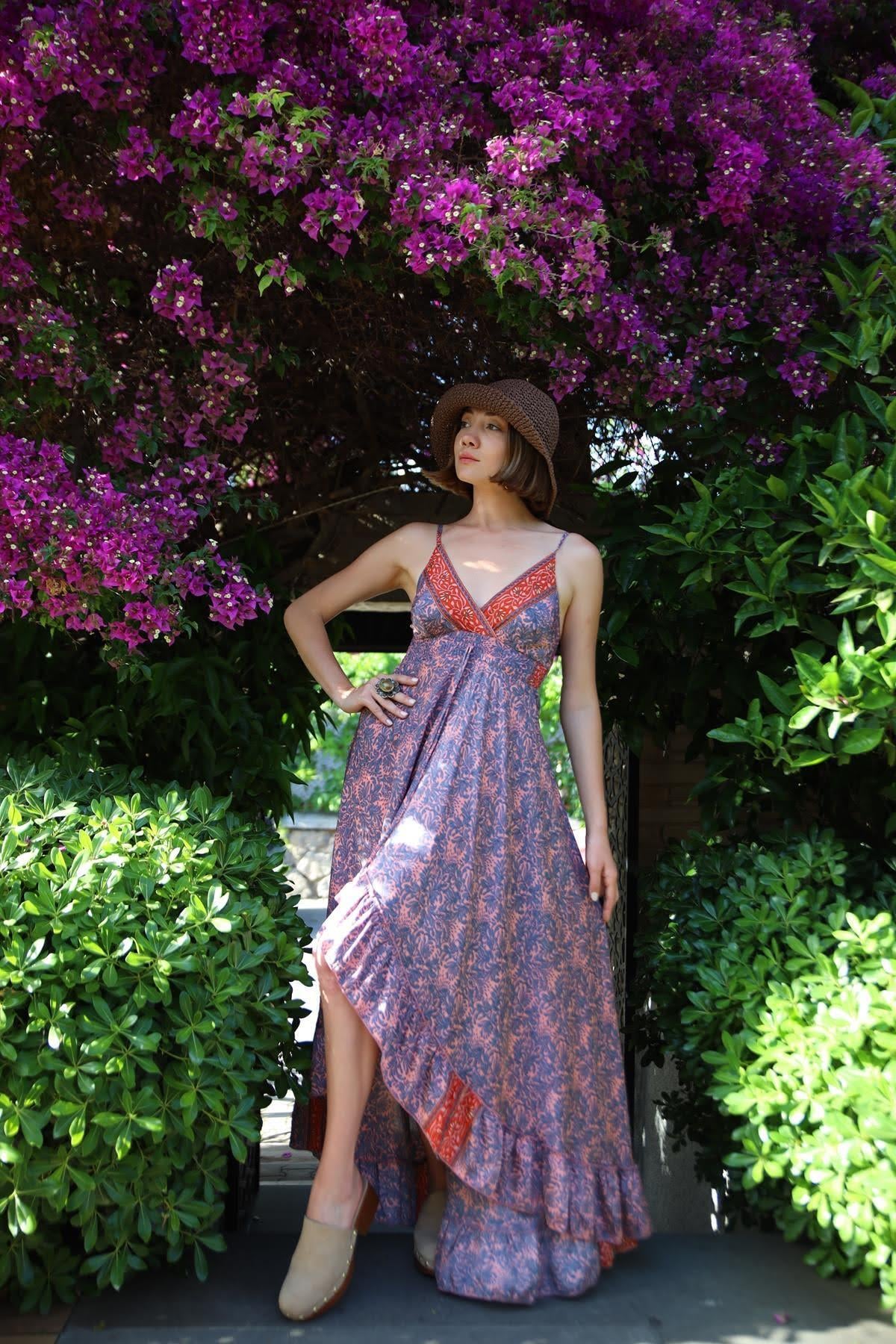 Pudra Pembe Desenli Önü Kısa Gipeli İpek Elbise - Şaman Butik Pudra Pembe Desenli Önü Kısa Gipeli İpek Elbise