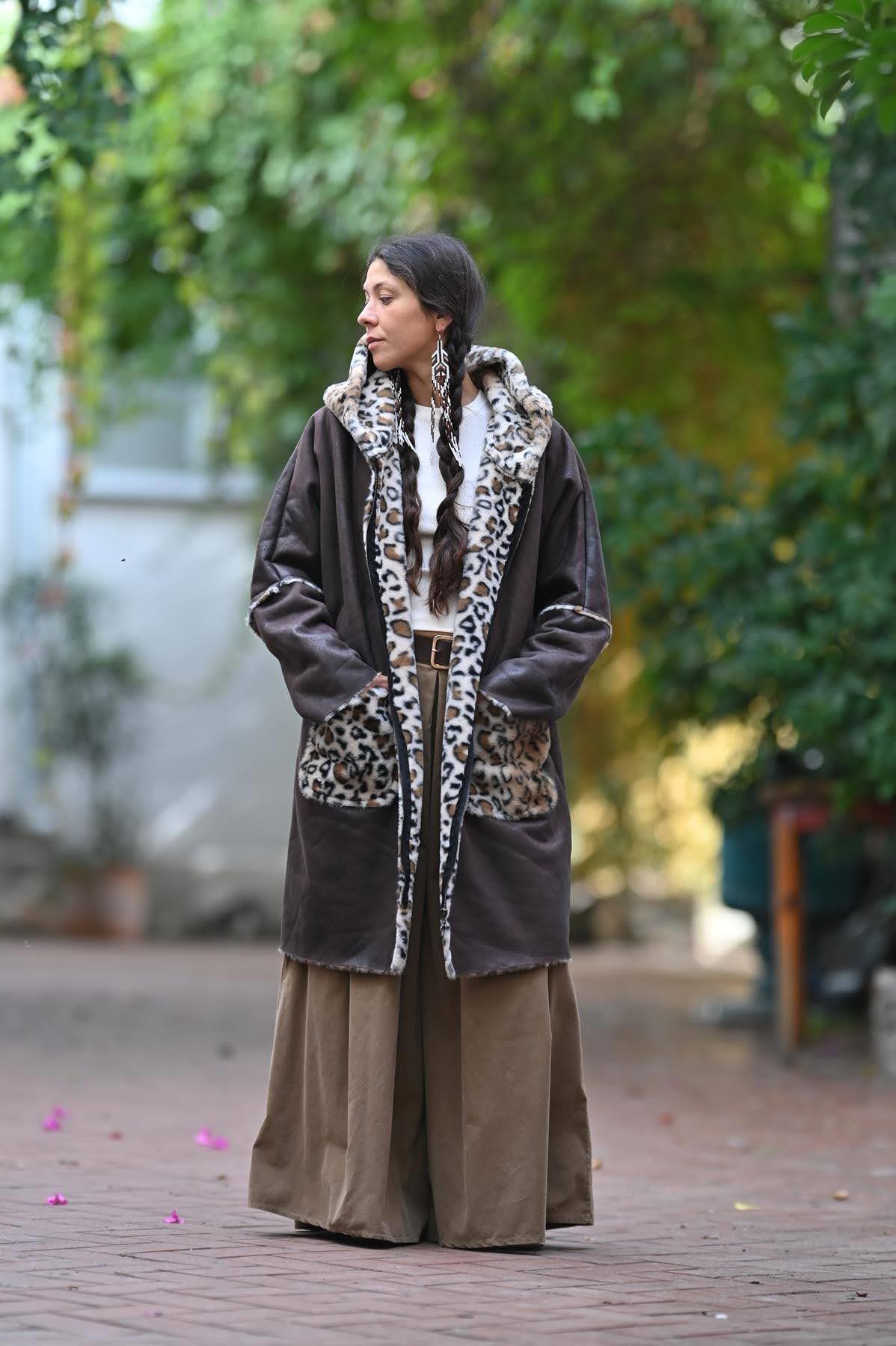 Kahverengi Leopar Kürklü Nubuk Kaban