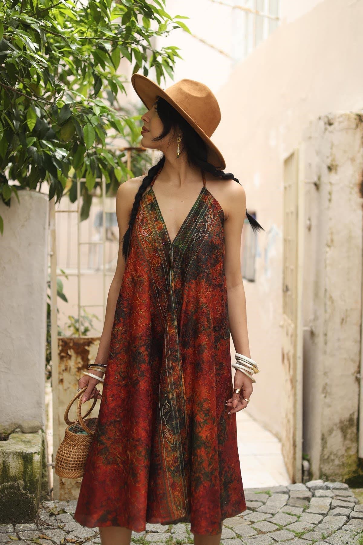 Kiremit Rengi Bağlamalı Nakışlı Batik Desenli İpek Elbise