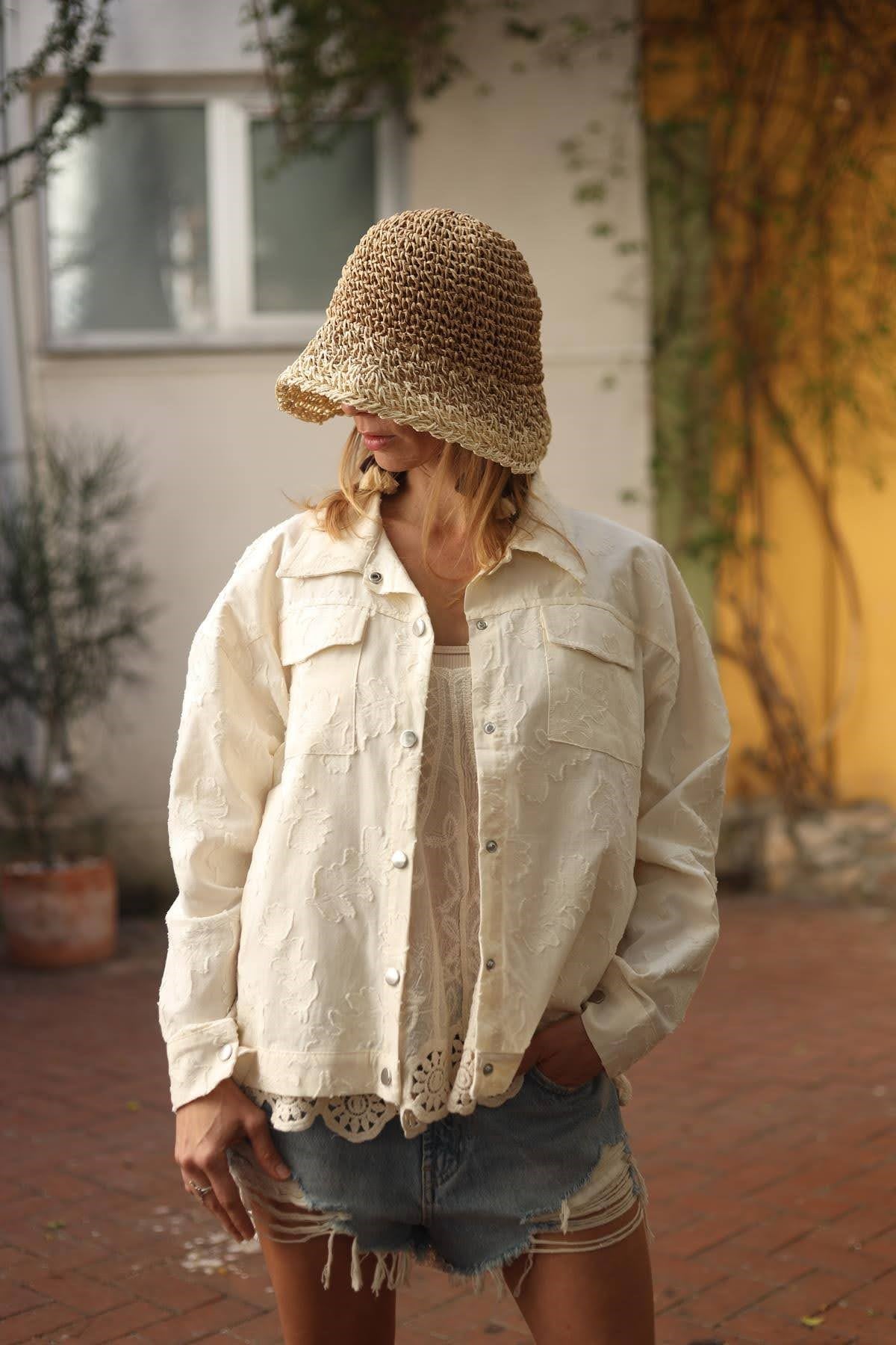 Ekru Yaprak Desenli Saçaklı Gömlek