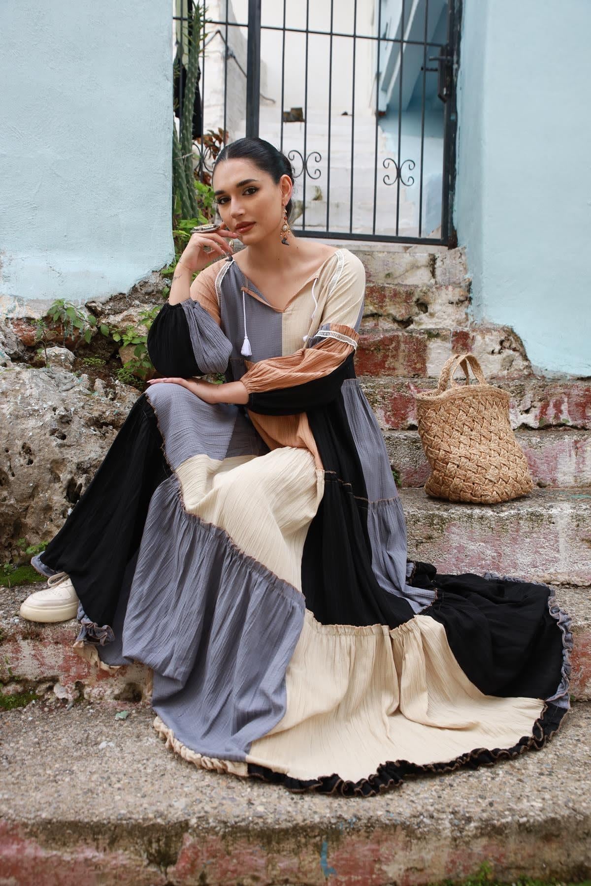 Renkli Yakası Kesik Garnili Patchwork Gofre Elbise