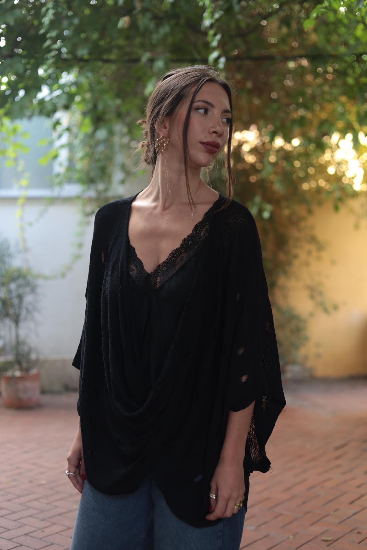 Siyah Delikli Önü Çapraz Tunik