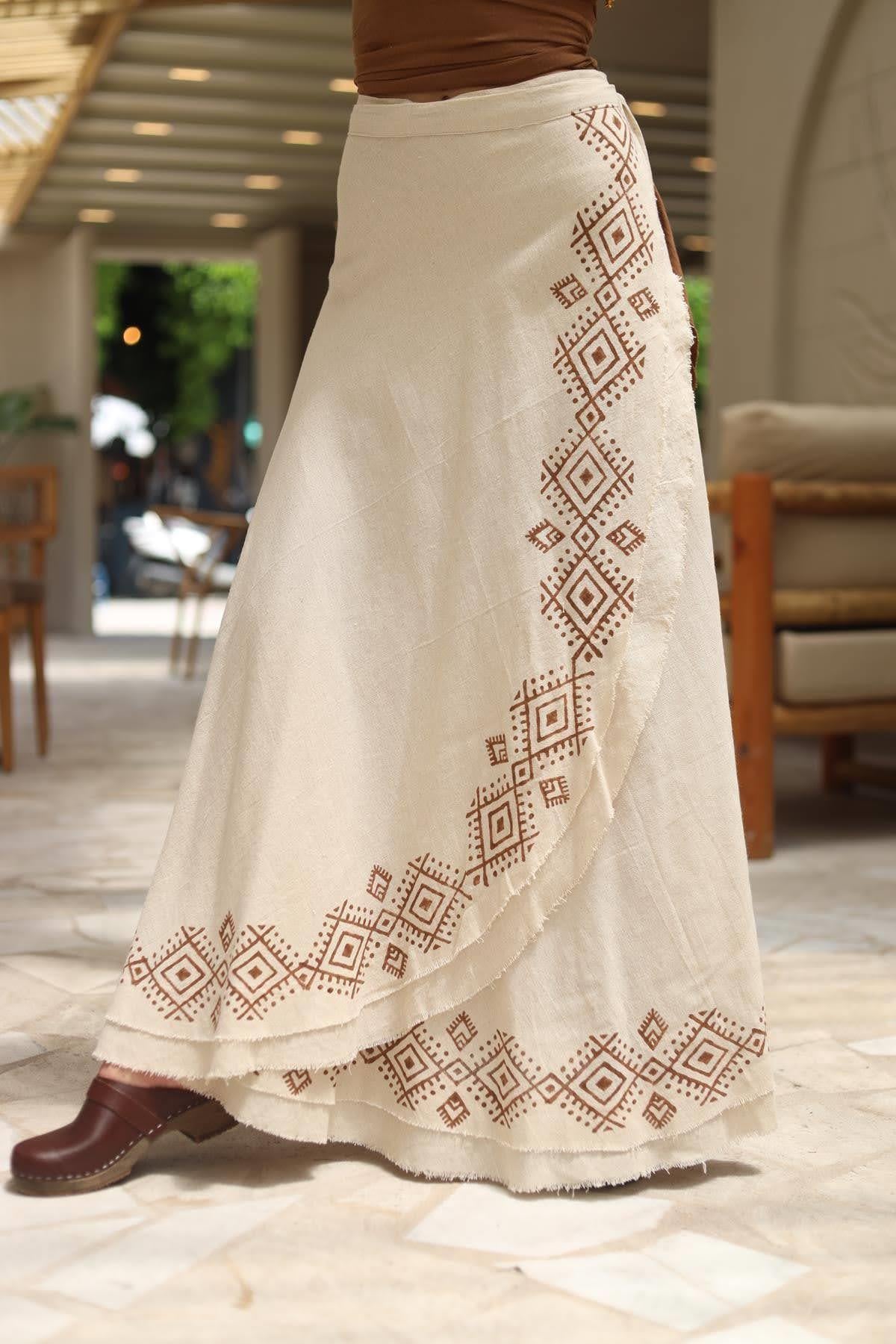 Krem Rengi Parça Detaylı Desenli Anvelop Etek