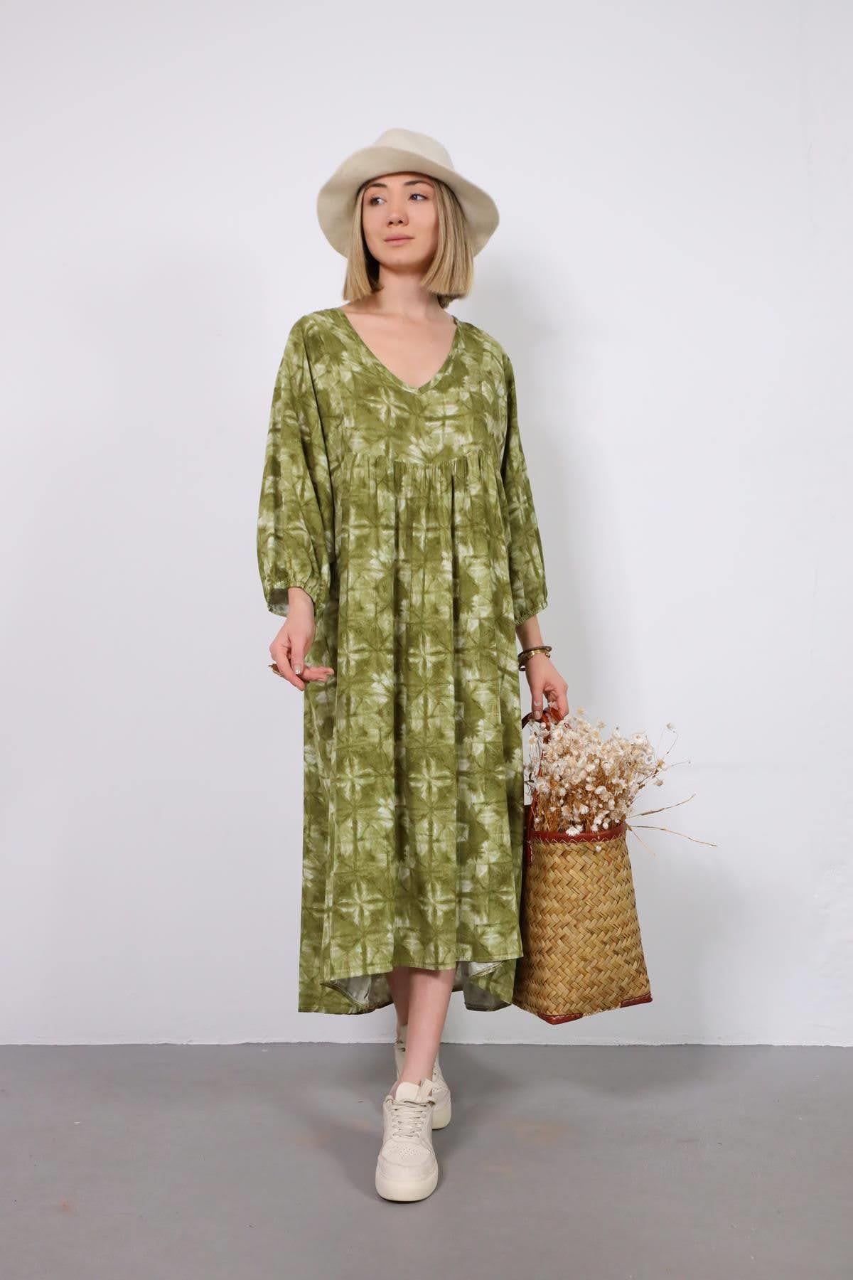 Haki Desenli V Yaka Yarasa Kol Elbise - Şaman Butik Haki Desenli V Yaka Yarasa Kol Elbise