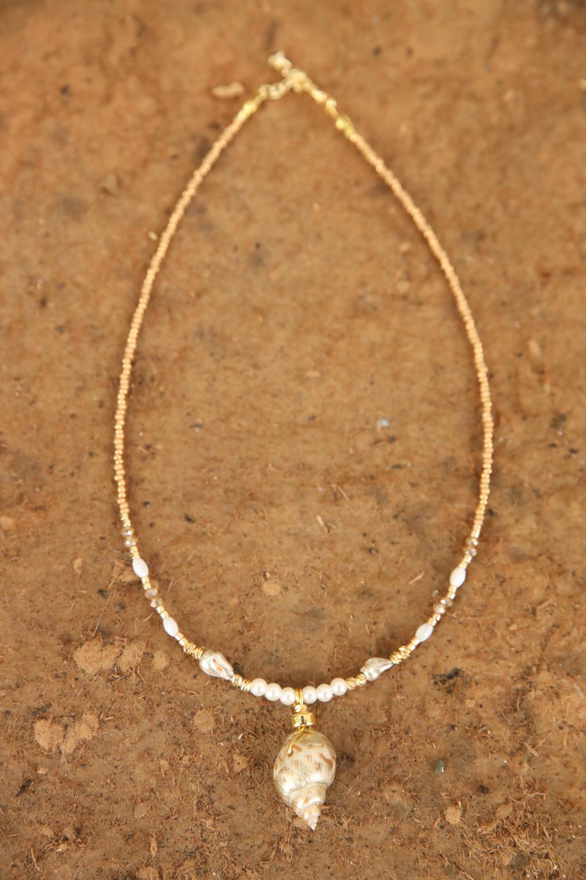 Deniz Kabuğu Görünümlü Kolye