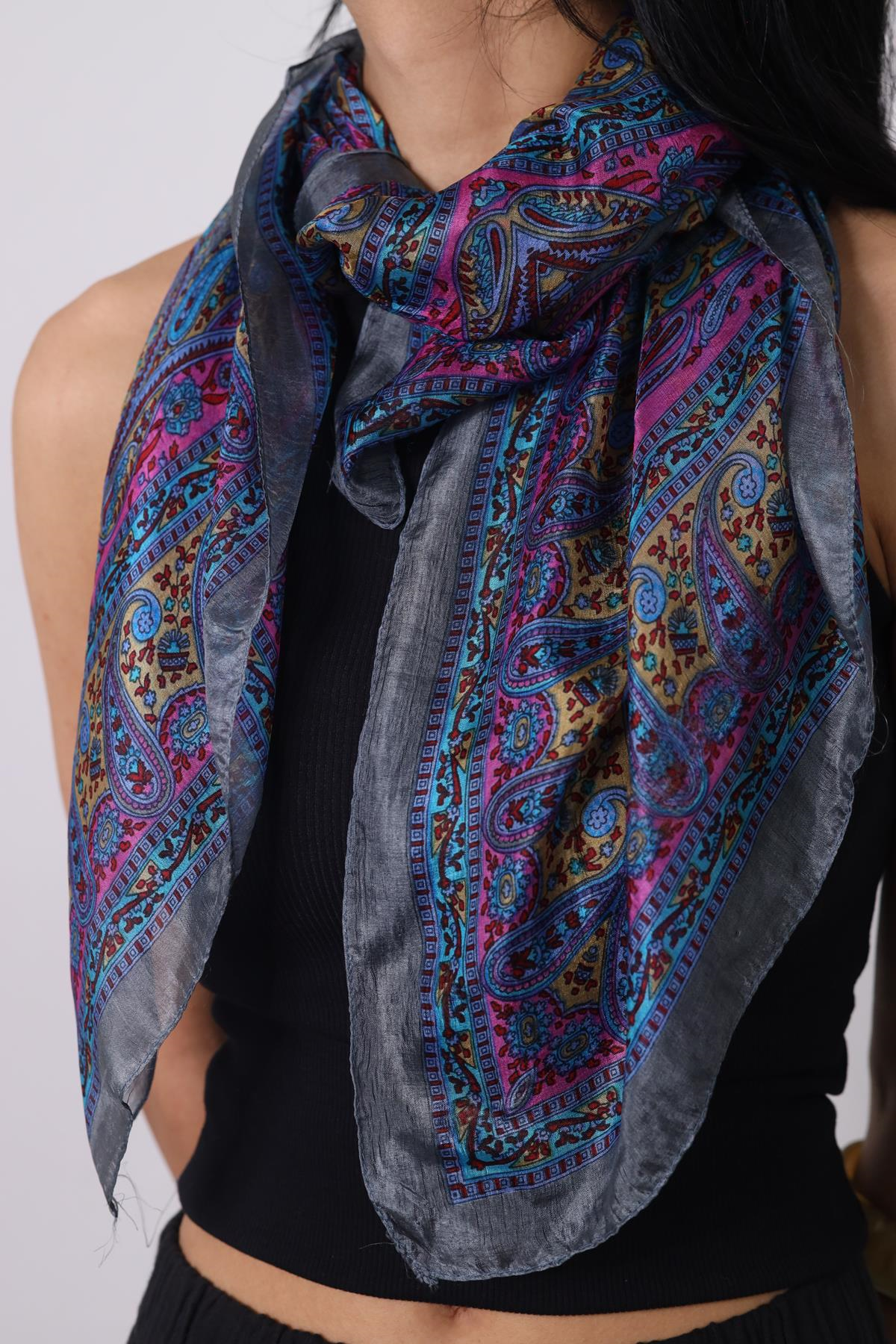 Füme Desenli Kare İpek Şal