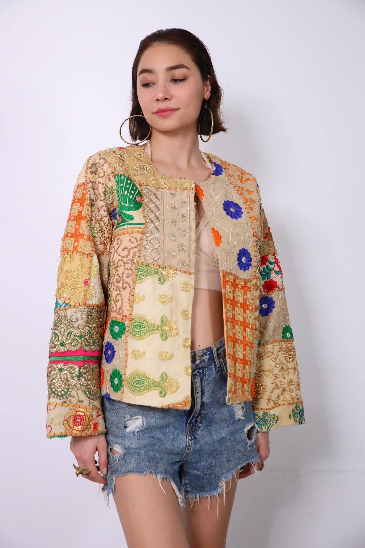 Krem Rengi Taş İşlemeli Nakışlı Tasarım Ceket - Şaman Butik Krem Rengi Taş İşlemeli Nakışlı Tasarım Ceket