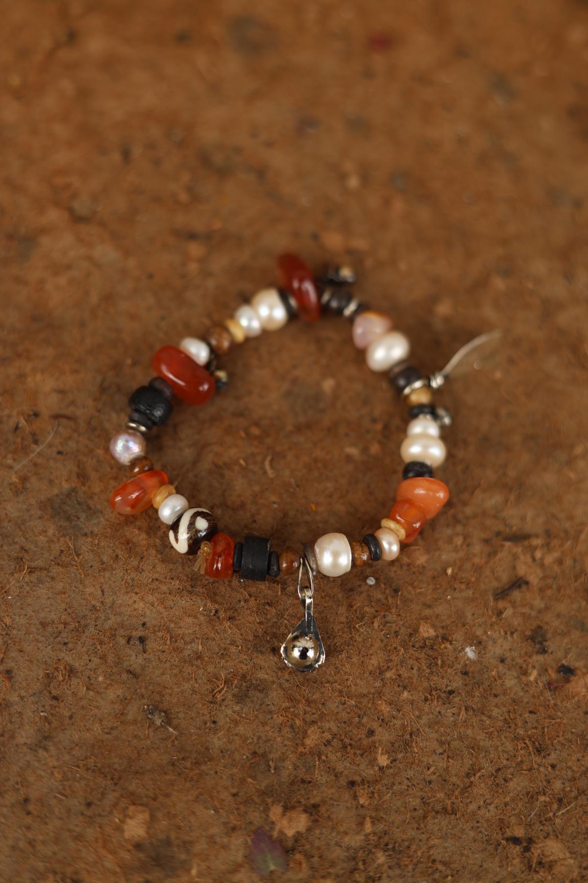 Akik Detaylı İnci Bileklik