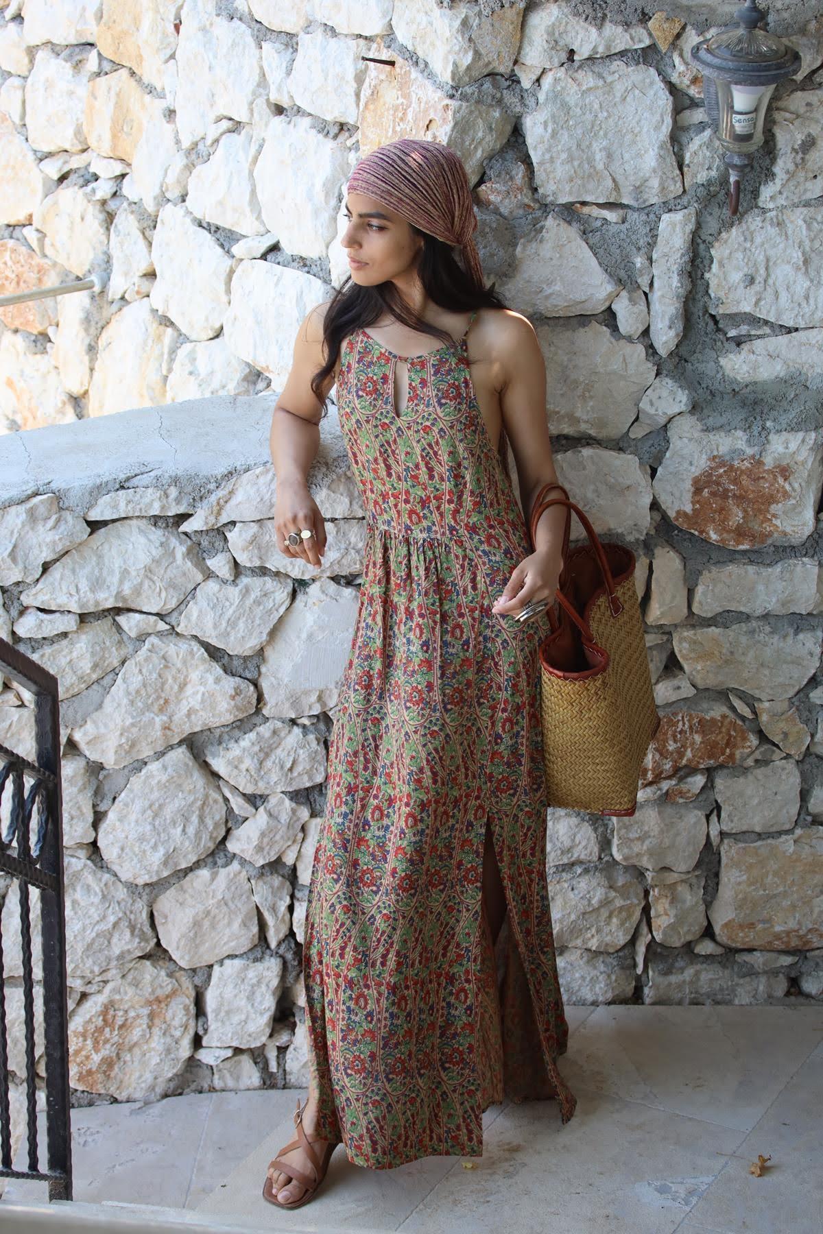 Kahverengi Desenli Boyundan Bağlamalı Elbise