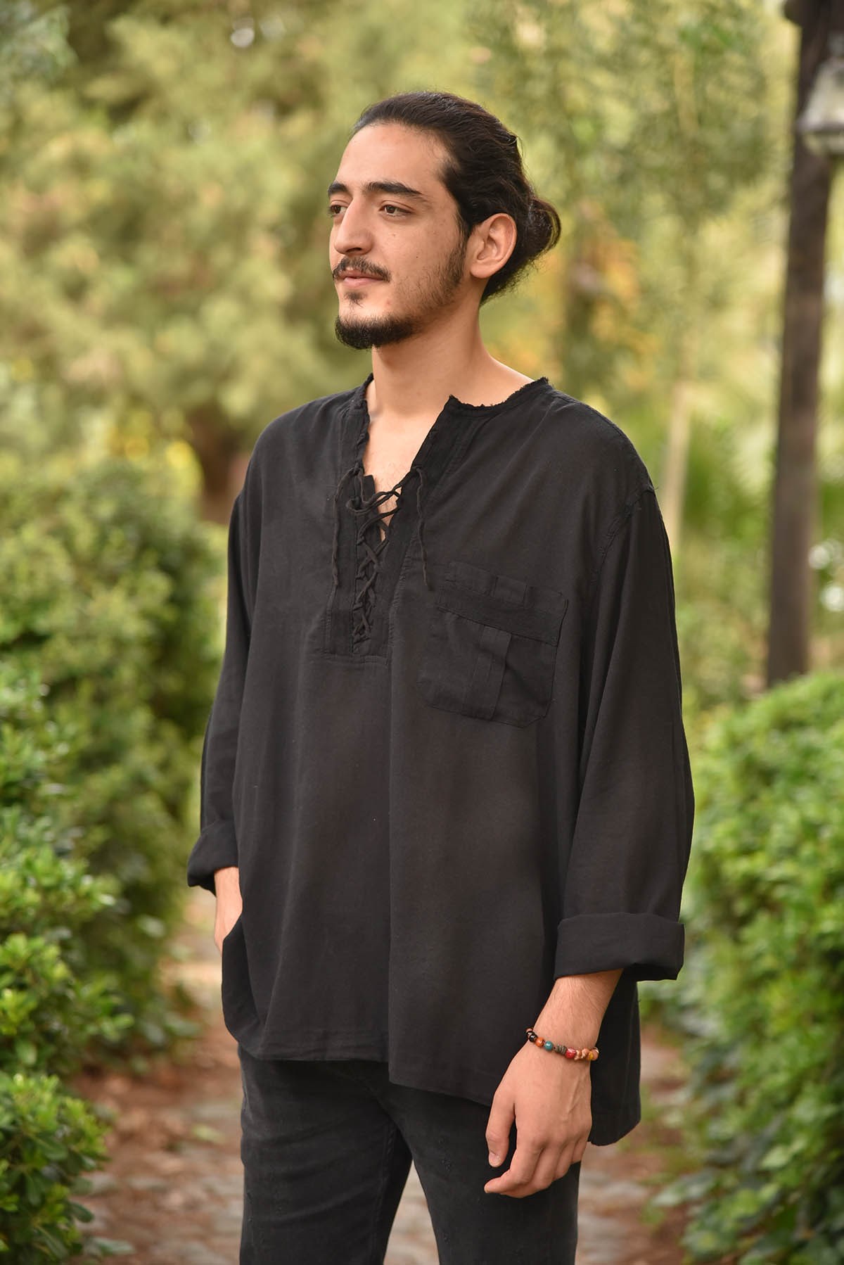 Siyah Yakası Bağcıklı Bohem Erkek Gömlek - Şaman Butik - Bohem Giyim ve  Aksesuar | Kadın & Erkek