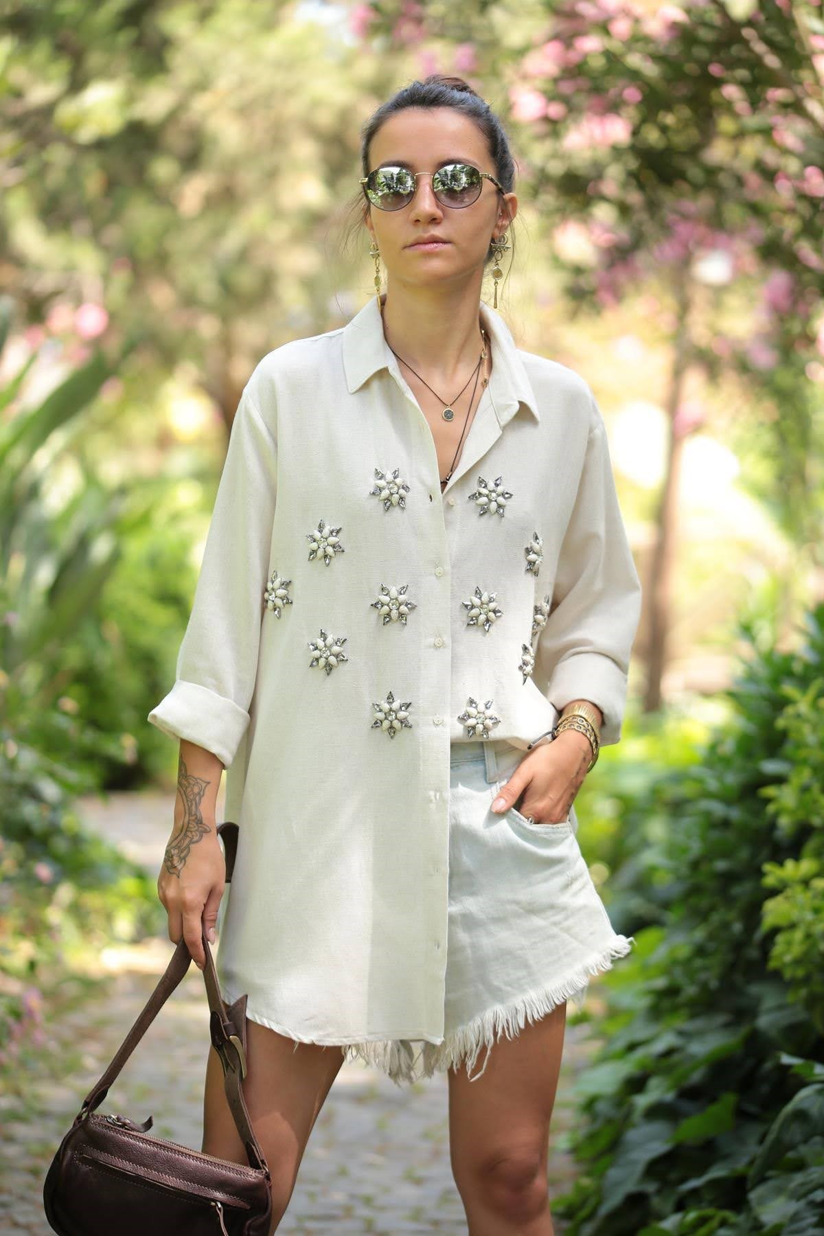 Bej Yıldız İşlemeli Oversize Gömlek - Şaman Butik - Bohem Giyim ve Aksesuar  | Kadın & Erkek