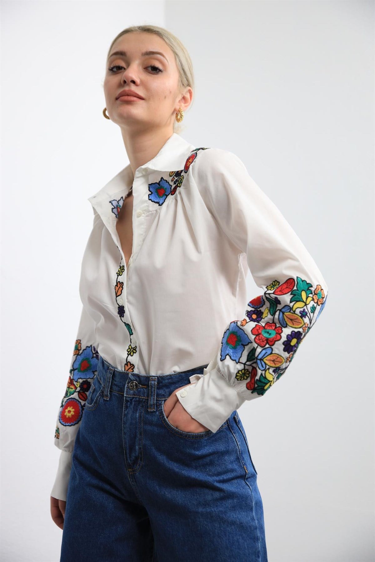 Beyaz İşlemeli Vintage Gömlek - Şaman Butik - Bohem Giyim ve Aksesuar | Kadın & Erkek Beyaz İşlemeli Vintage Gömlek