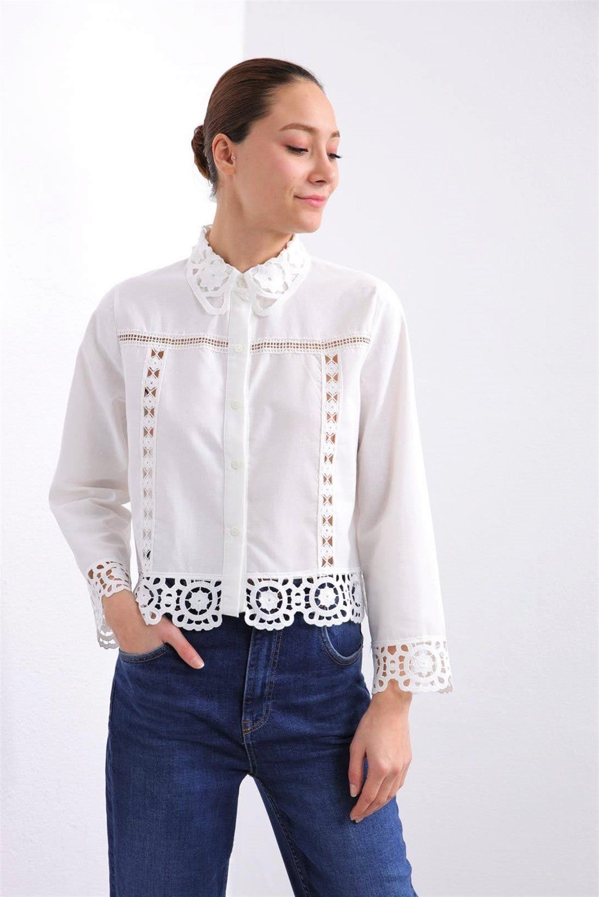  Ekru Güpürlü Kısa Gömlek