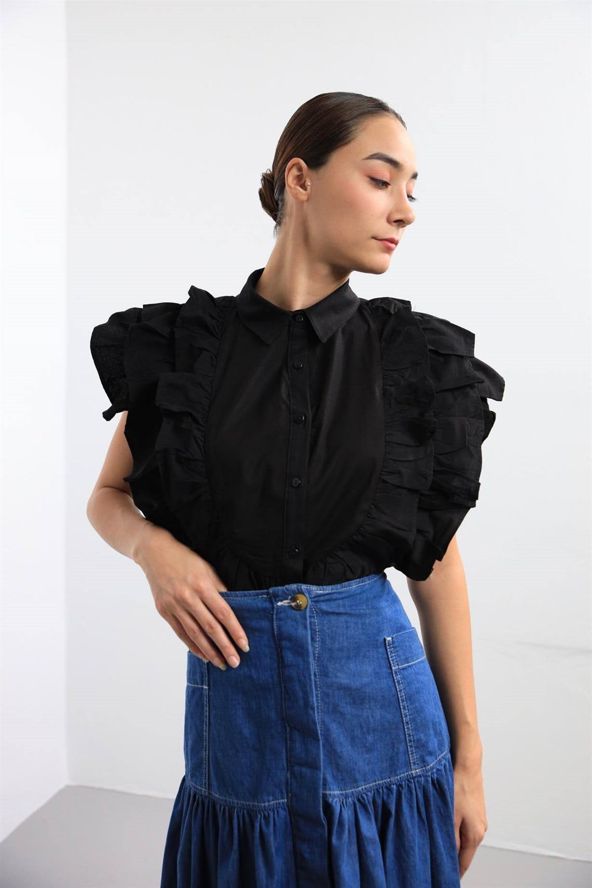 Black Sleeveless Ruffle Shirt - Saman Butik | Shop Online Black Sleeveless Ruffle Shirt