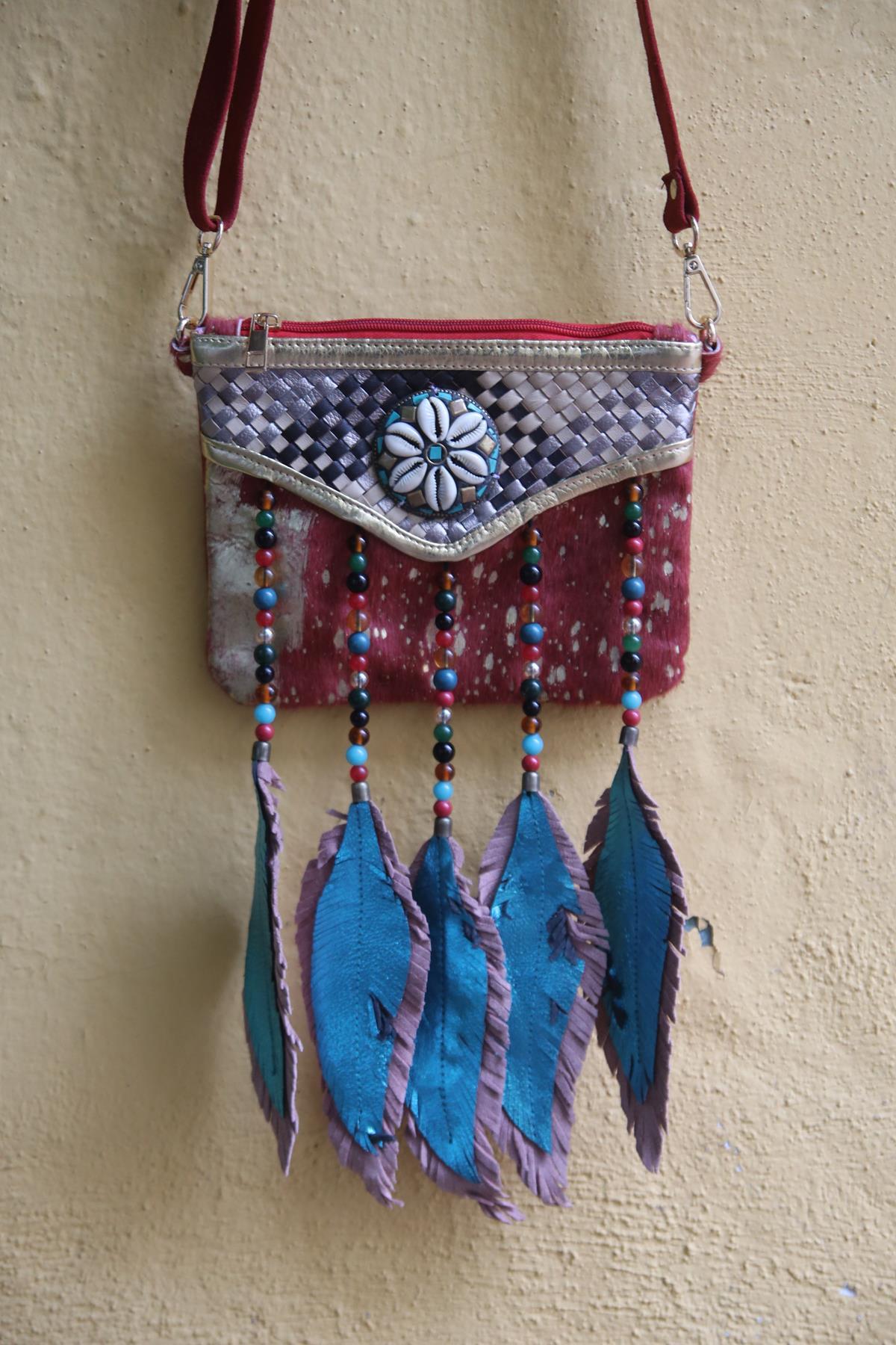 Gül Kurusu Deniz Kabuklu Boncuk Püsküllü Tay Tüyü Tasarım Çanta