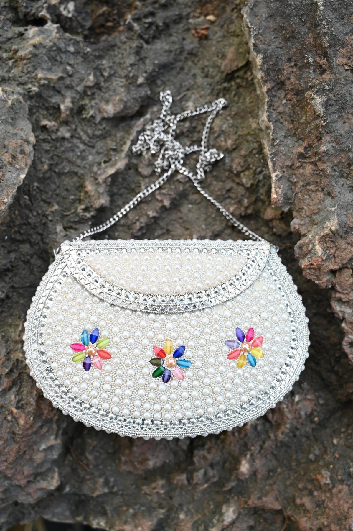 Gümüş Rengi İnci İşlemeli Özel Tasarım Çanta